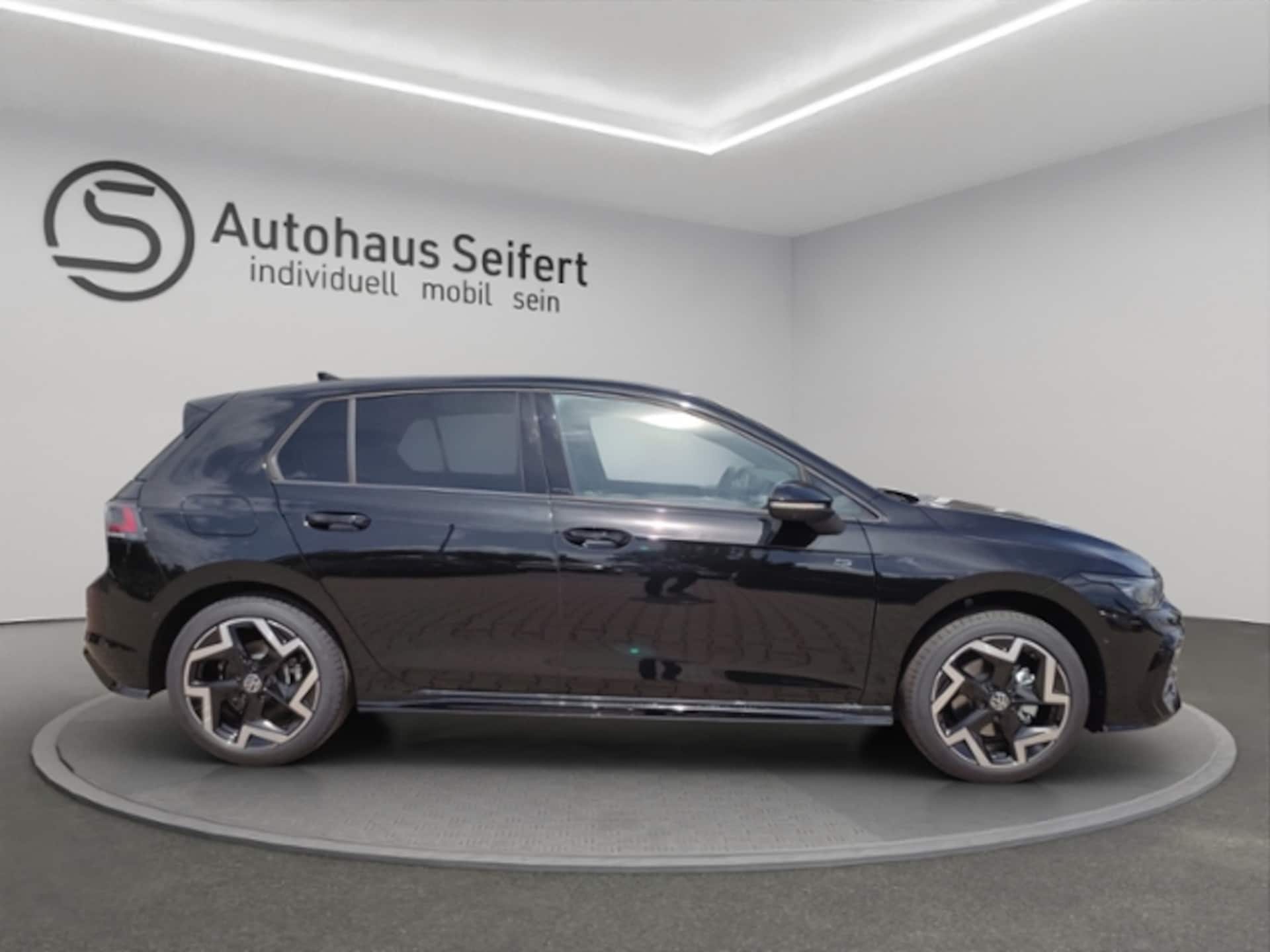 Volkswagen Golf R-Line