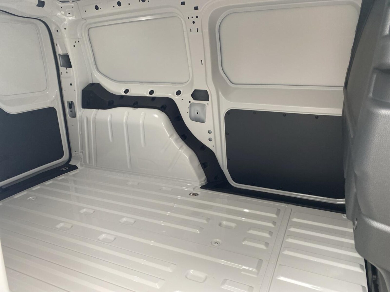Volkswagen Caddy Maxi Cargo – Bild 18