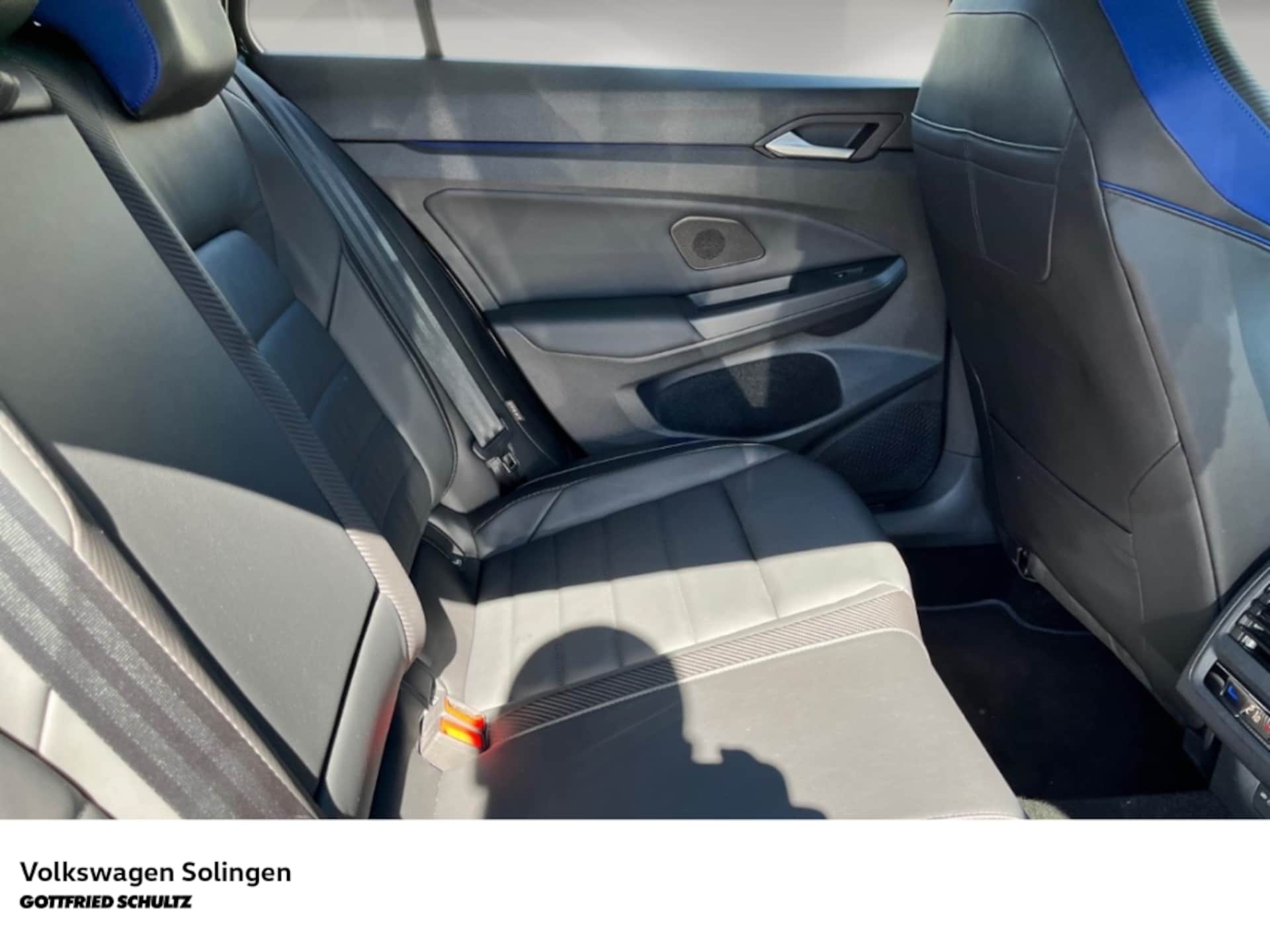 Volkswagen Golf Variant R