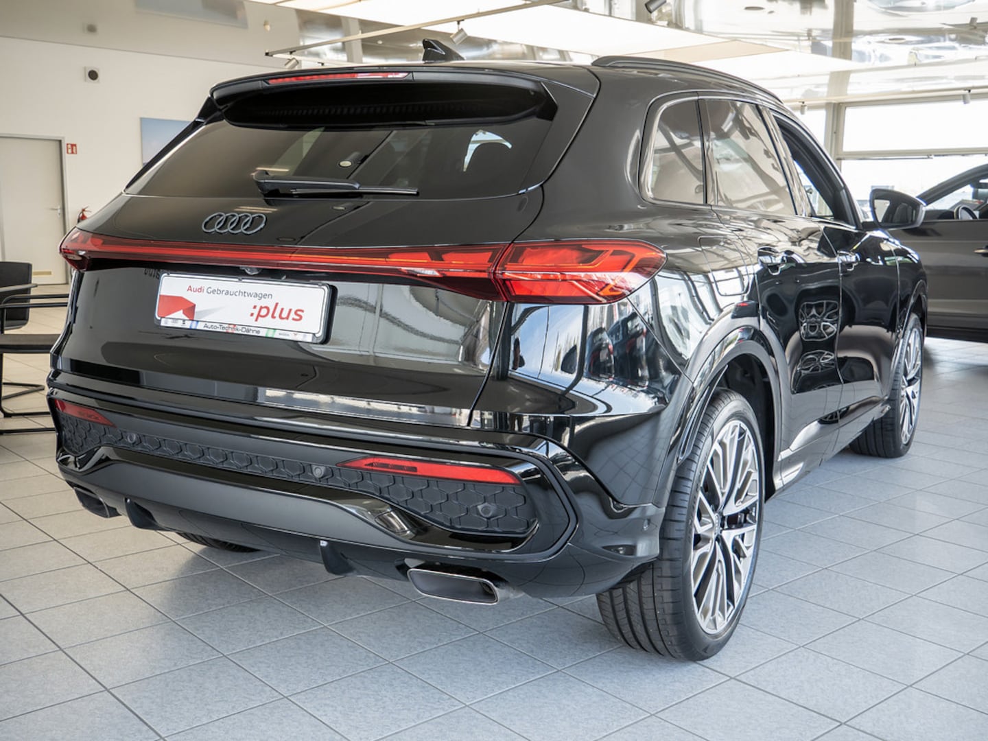 Bild über Audi Q5 SUV TFSI 150 kW S tronic - für weitere Informationen kontaktieren Sie den Audi Partner