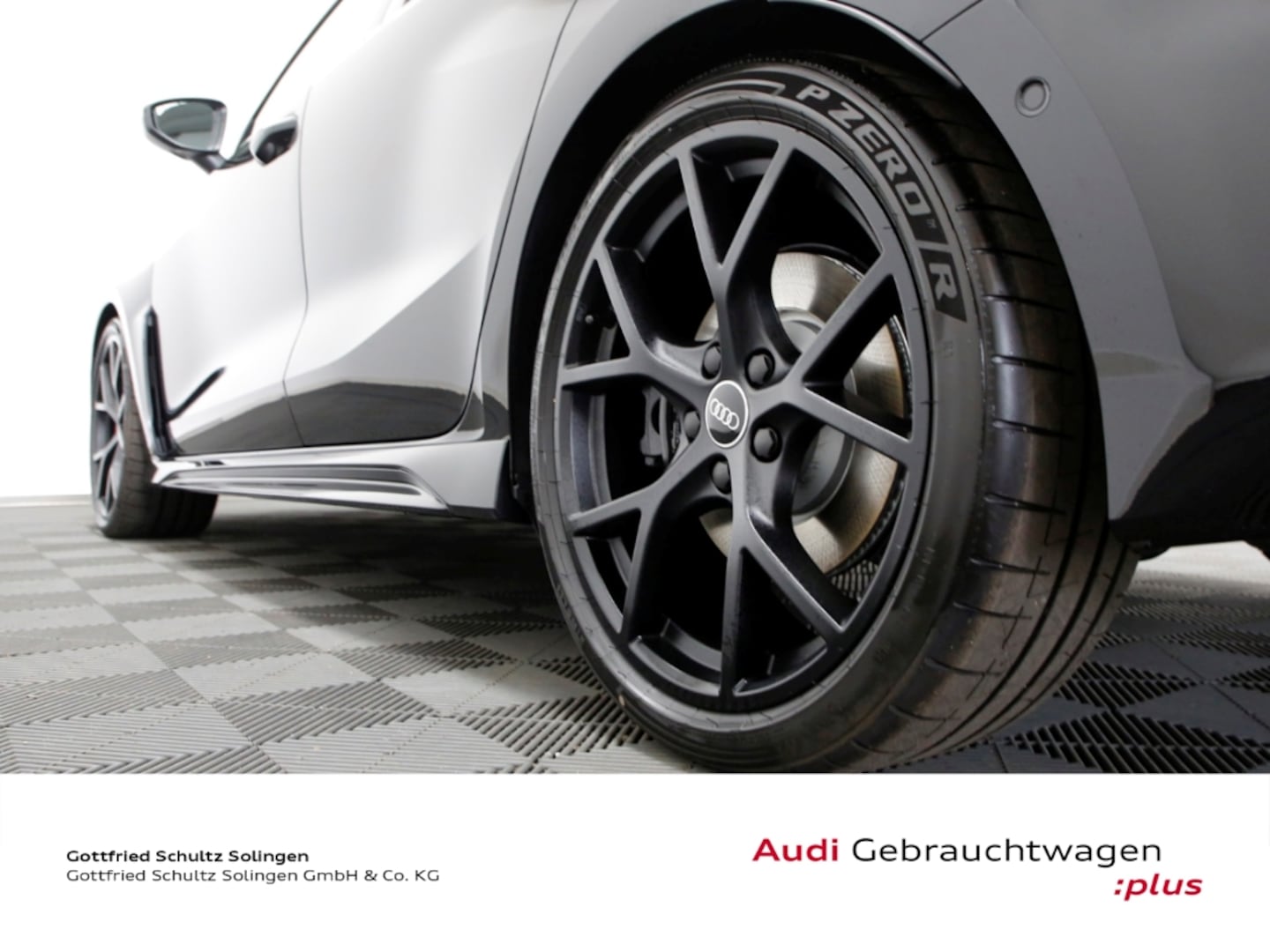 Bild über Audi RS 3 Sportback TFSI quattro 294 kW S tronic - für weitere Informationen kontaktieren Sie den Audi Partner