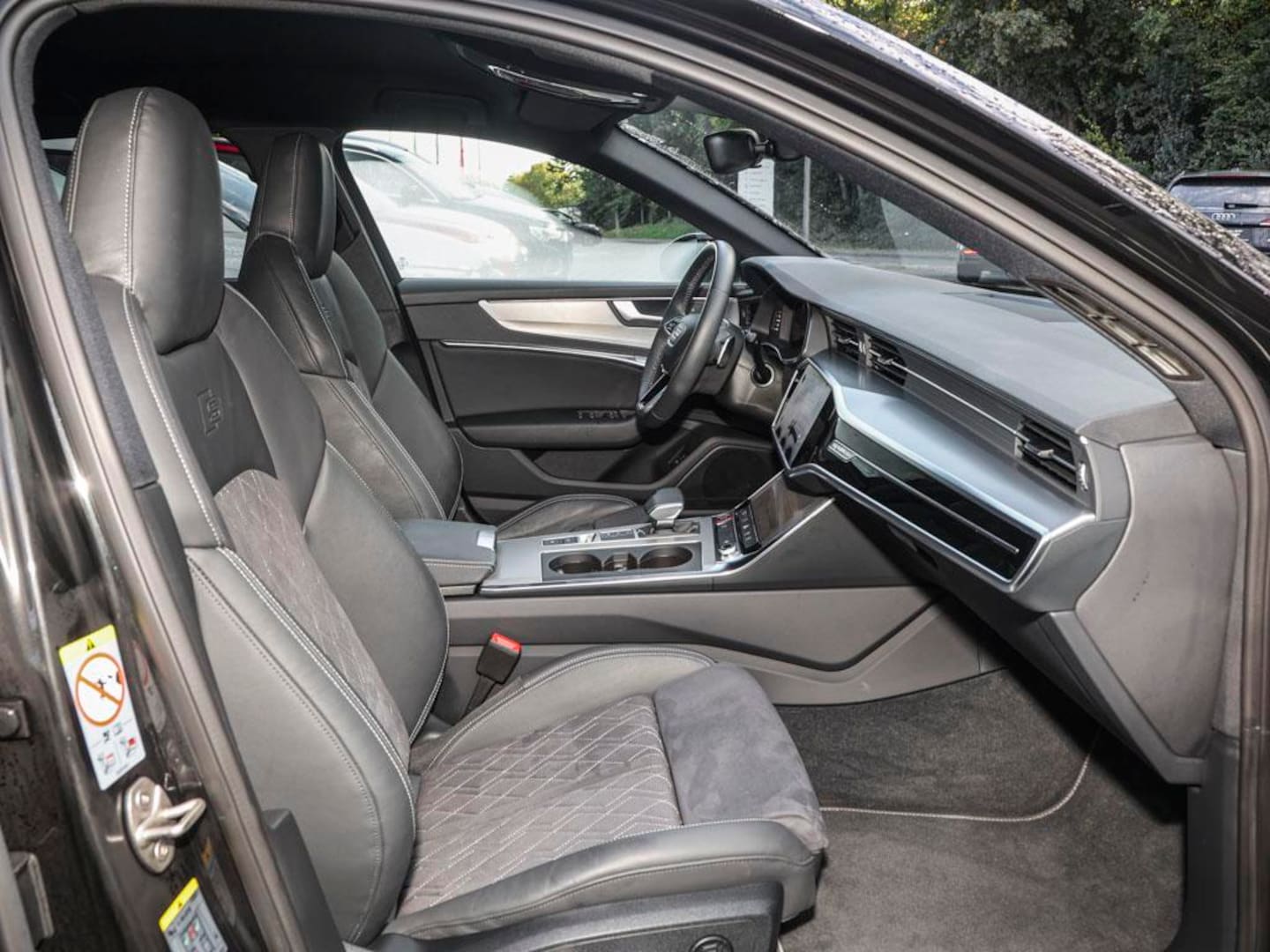 Bild über Audi S6 Avant TDI quattro tiptronic - für weitere Informationen kontaktieren Sie den Audi Partner