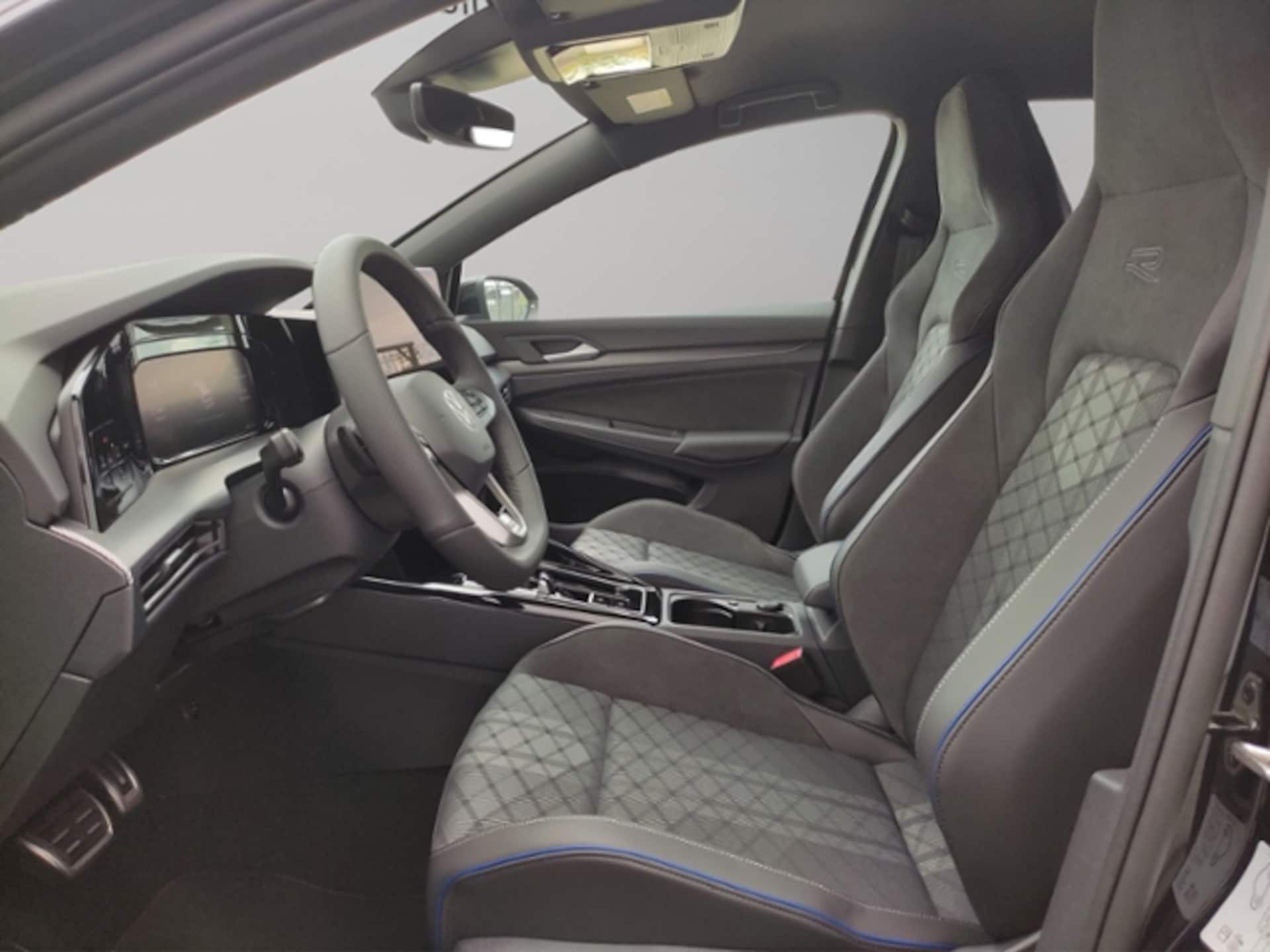 Volkswagen Golf R-Line
