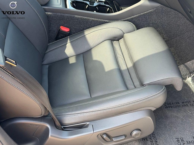 2026 Volvo XC40 Plus - Photo 14