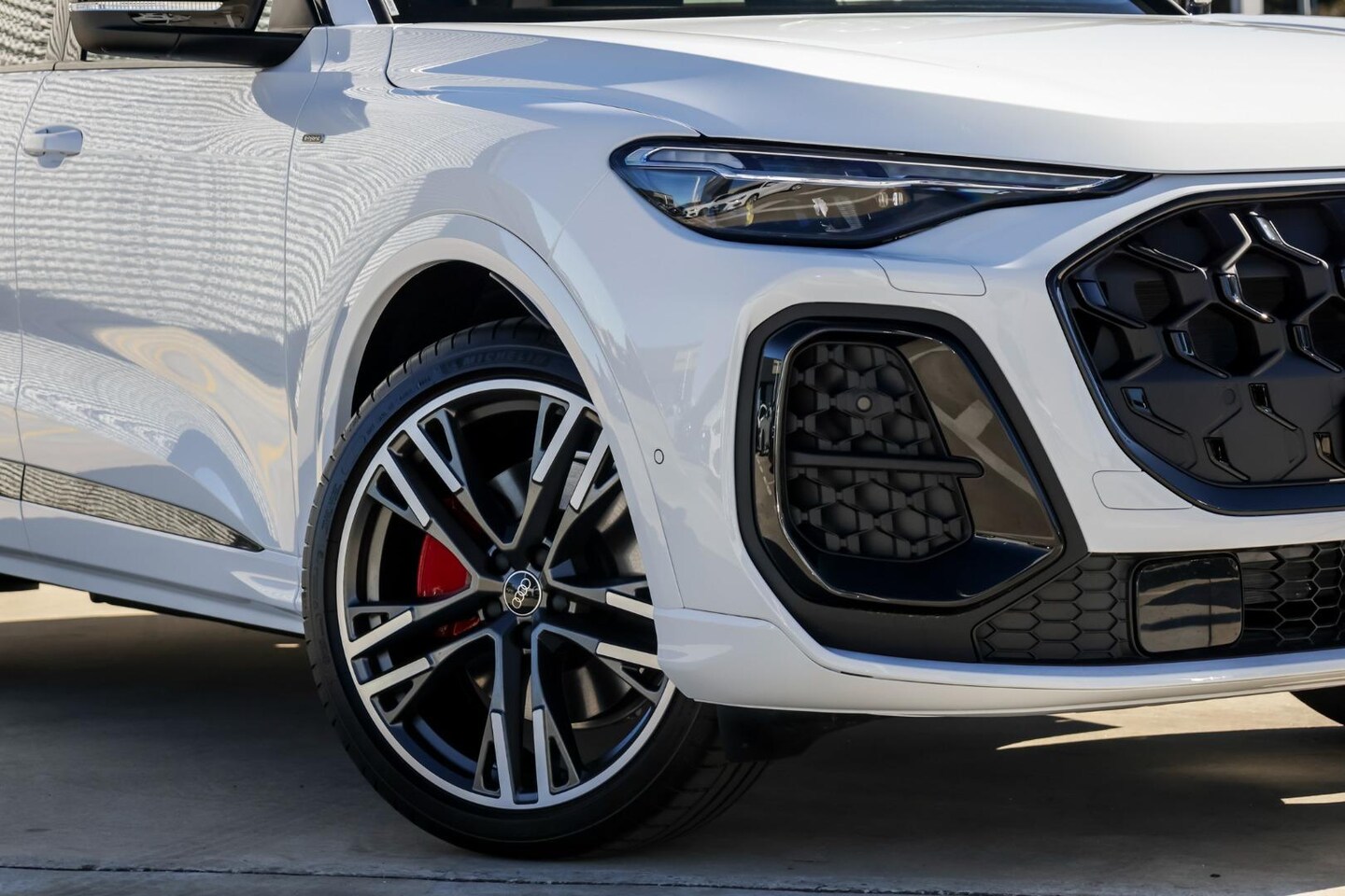 Image about Audi Q5 SUV e-hybrid quattro S tronic