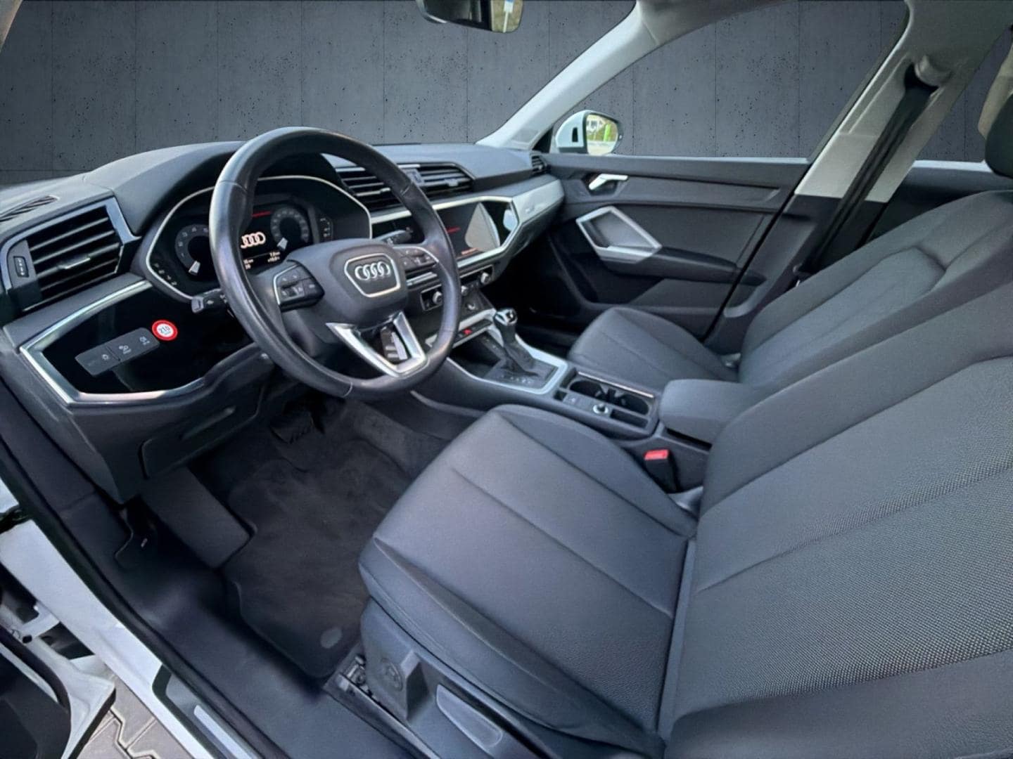 Bild über Audi Q3 advanced 35 TFSI S tronic - für weitere Informationen kontaktieren Sie den Audi Partner