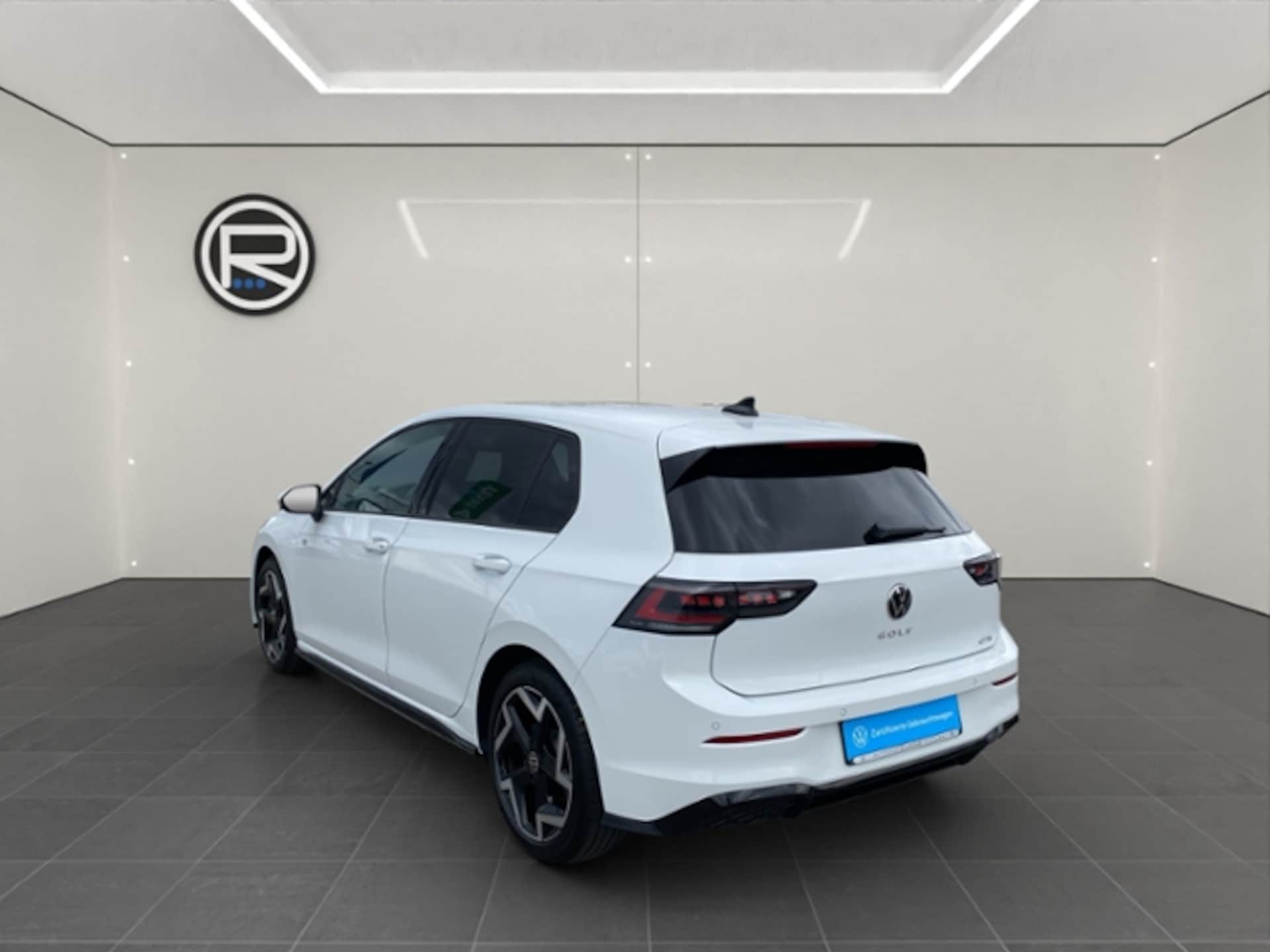 Volkswagen Golf R-Line