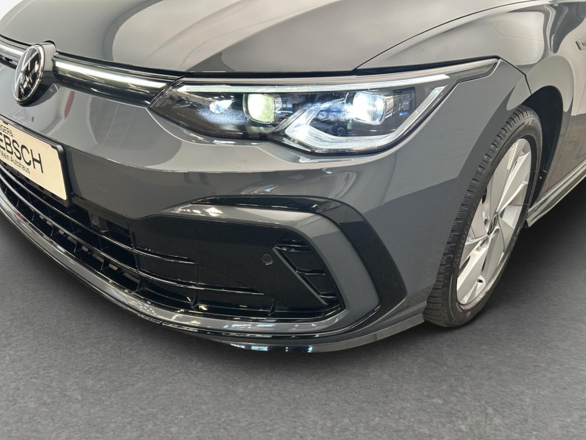 Volkswagen Golf R-Line
