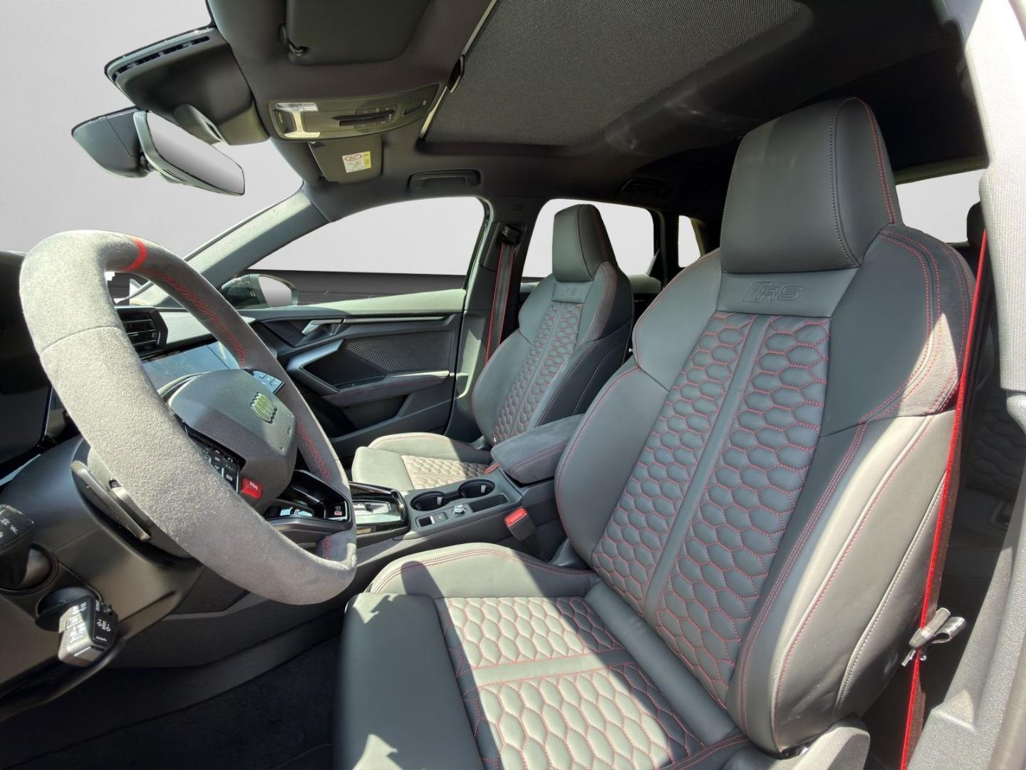 Bild über Audi RS 3 Sportback RS 3 Sportback 294 kW S tronic - für weitere Informationen kontaktieren Sie den Audi Partner