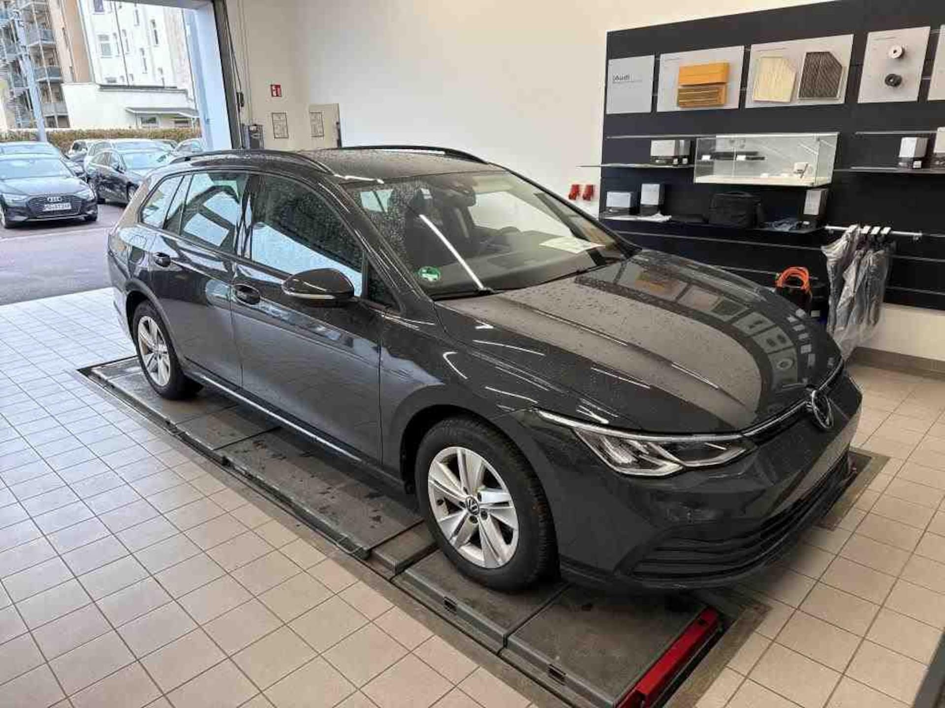 Volkswagen Golf Variant Life
