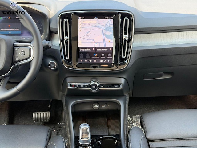 2026 Volvo XC40 Plus - Photo 24