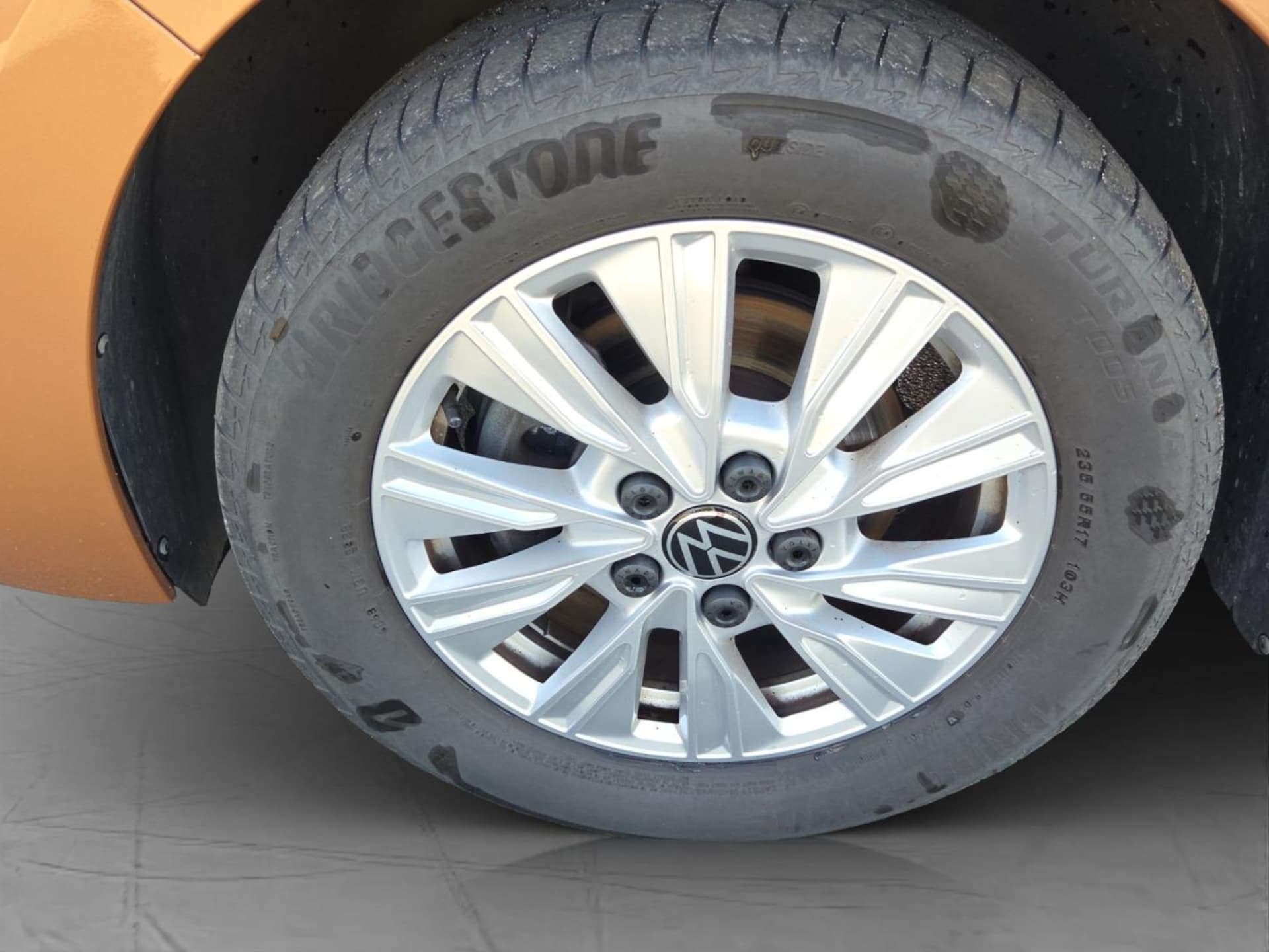 Volkswagen Multivan Basis-Modell