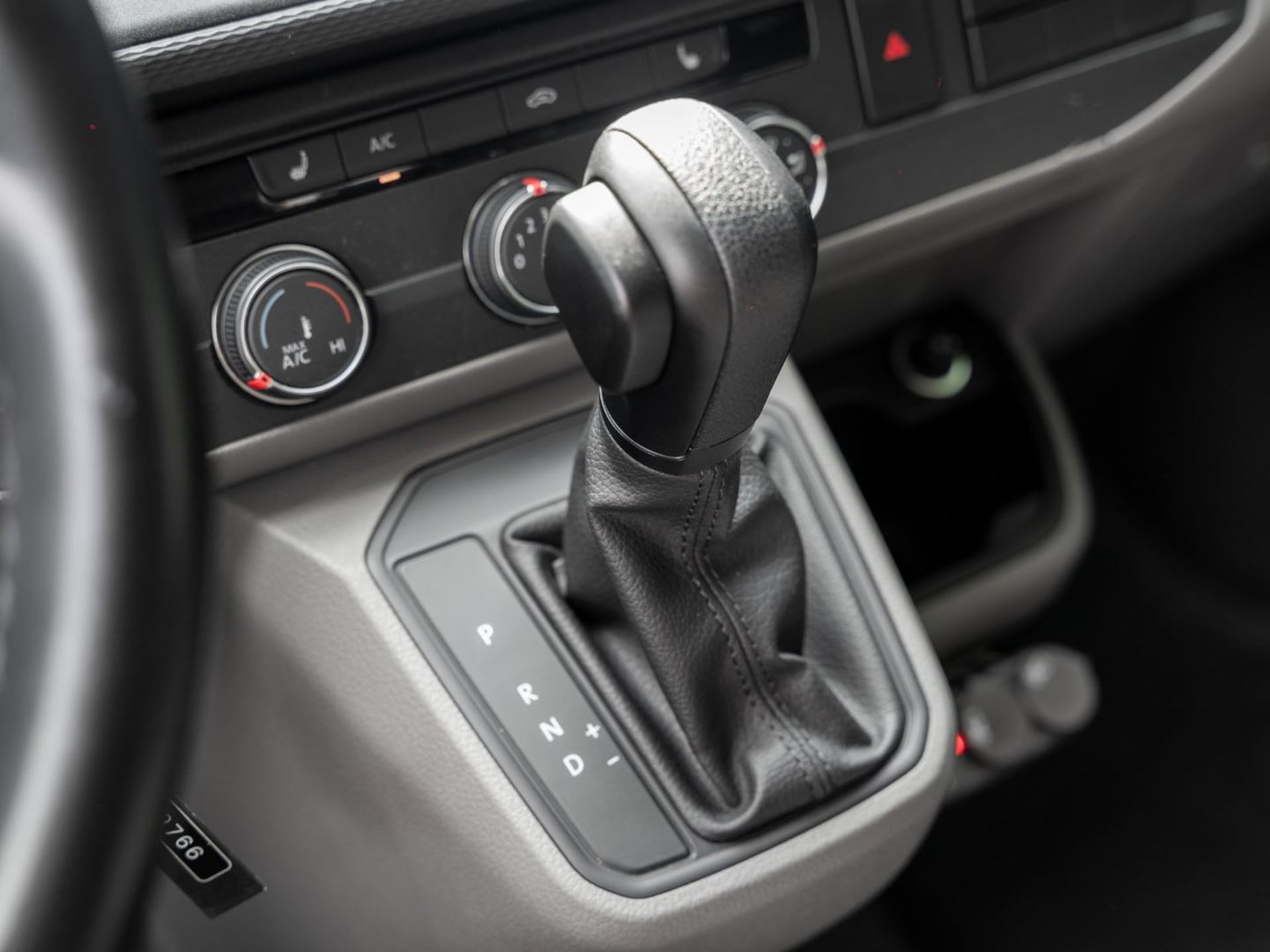 Volkswagen T6.1 Transporter Kasten langer Radstand