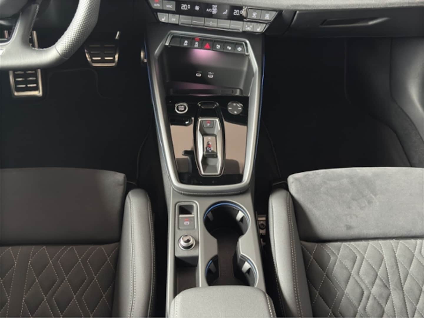 Bild über Audi A3 Sportback advanced 30 TFSI S tronic - für weitere Informationen kontaktieren Sie den Audi Partner