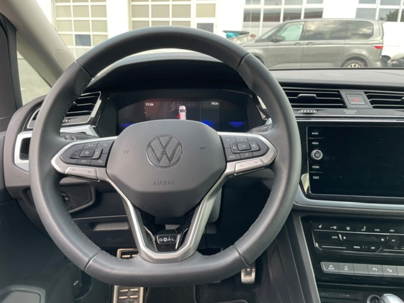 Volkswagen Touran – Bild 8