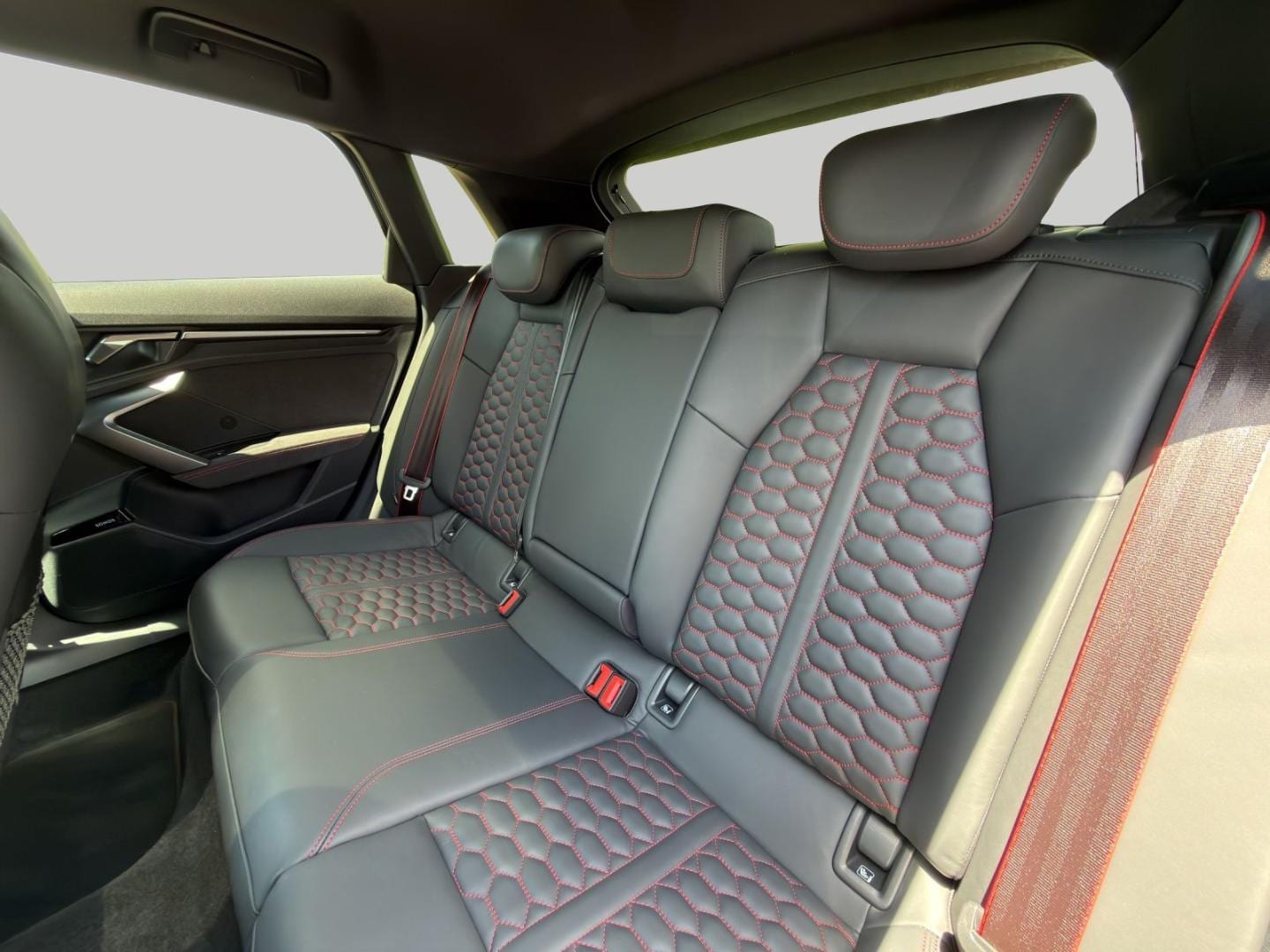 Bild über Audi RS 3 Sportback RS 3 Sportback 294 kW S tronic - für weitere Informationen kontaktieren Sie den Audi Partner