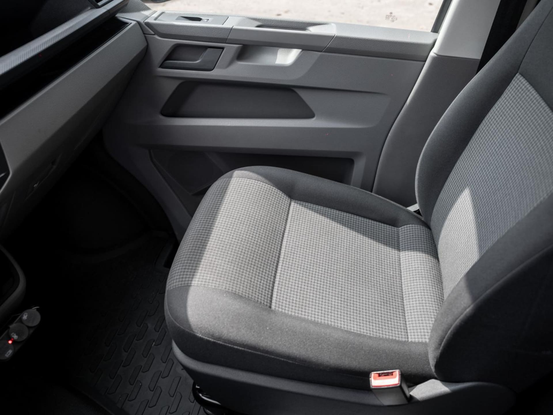 Volkswagen T6.1 Transporter Kasten langer Radstand