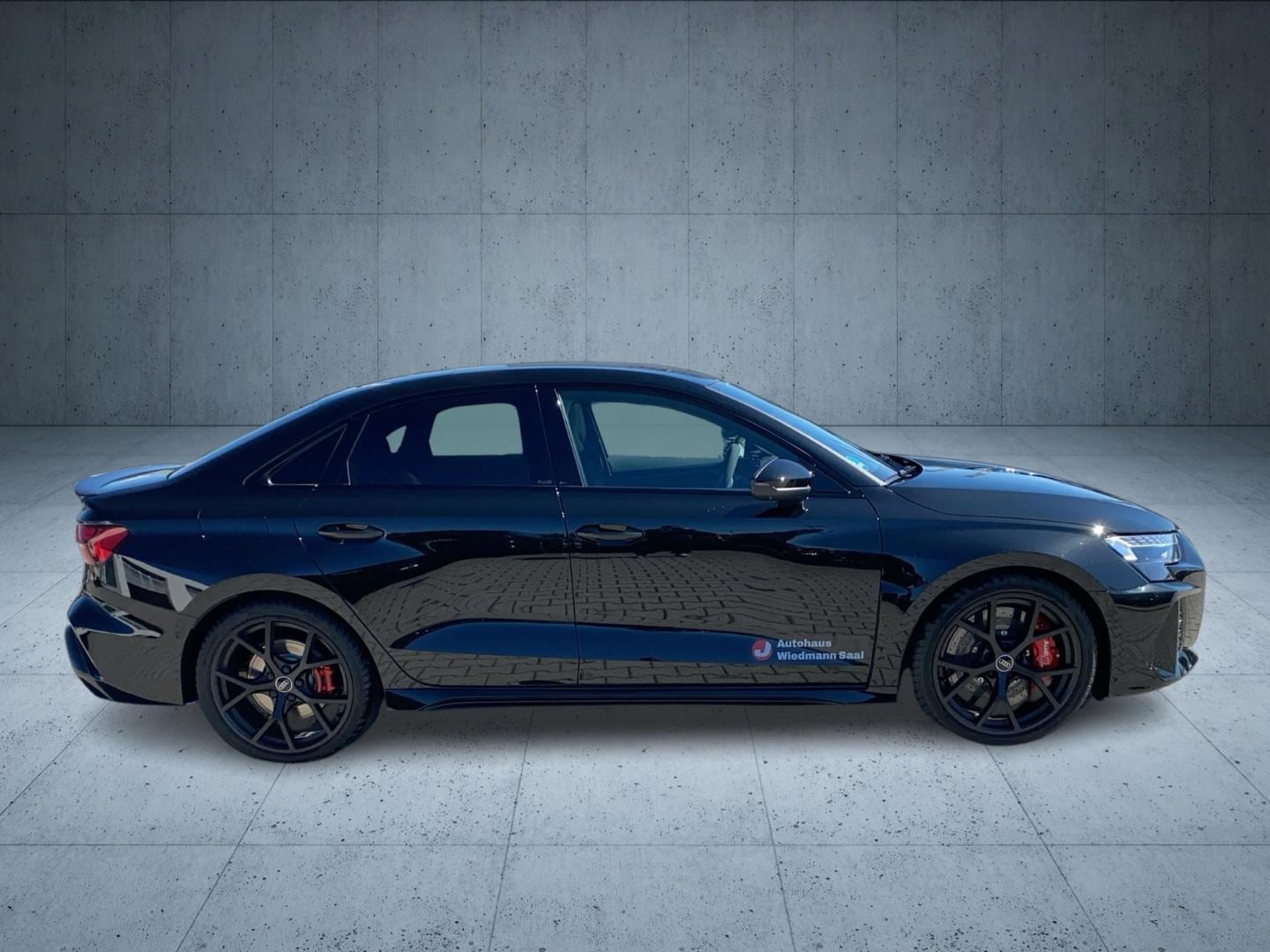 Bild über Audi RS 3 Limousine TFSI quattro 294 kW S tronic - für weitere Informationen kontaktieren Sie den Audi Partner
