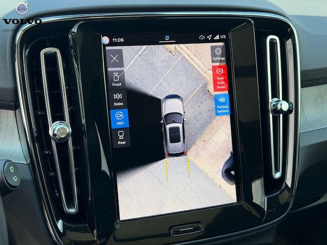 2026 Volvo XC40 Plus - Photo 31