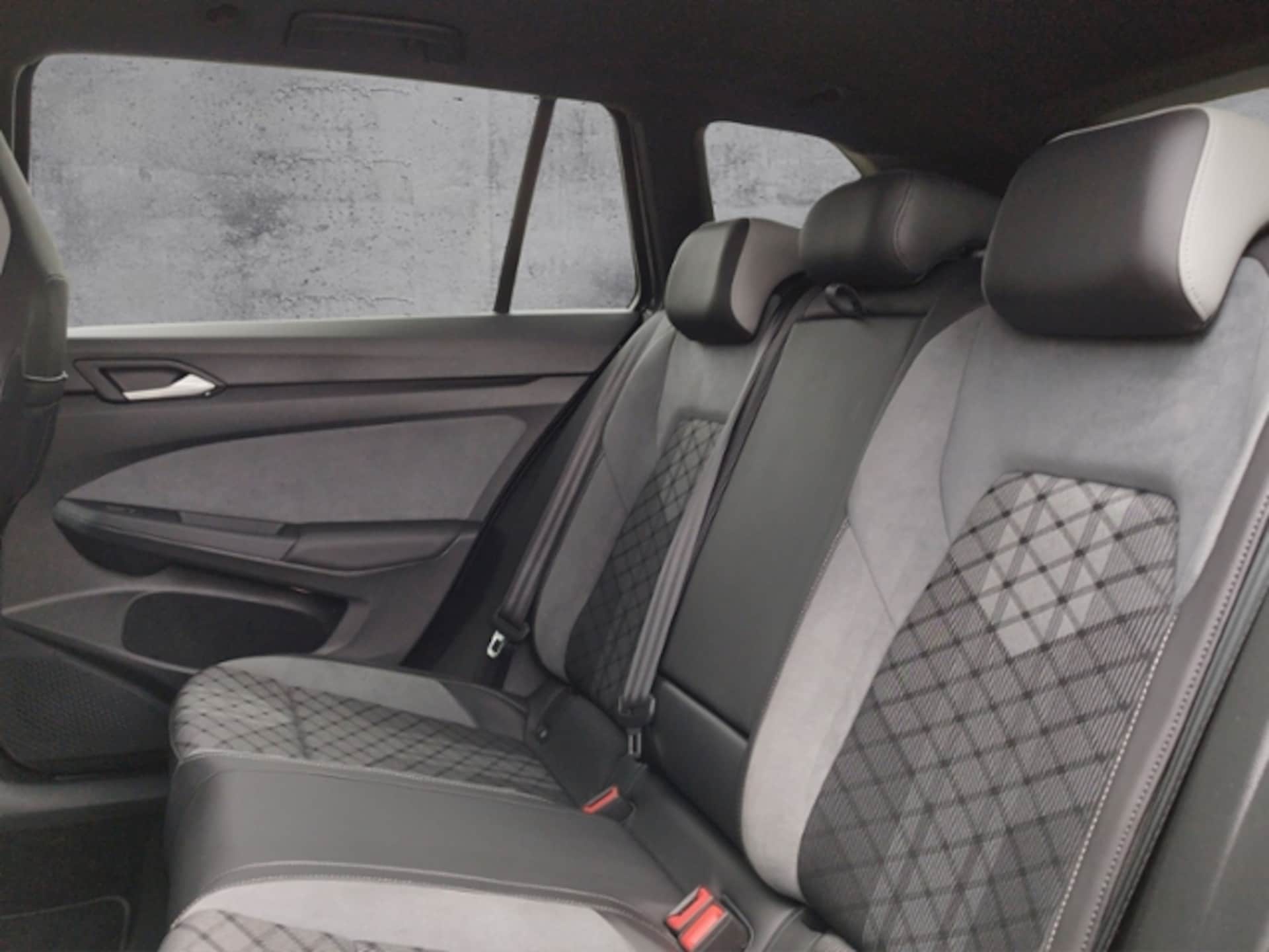 Volkswagen Golf Variant R-Line