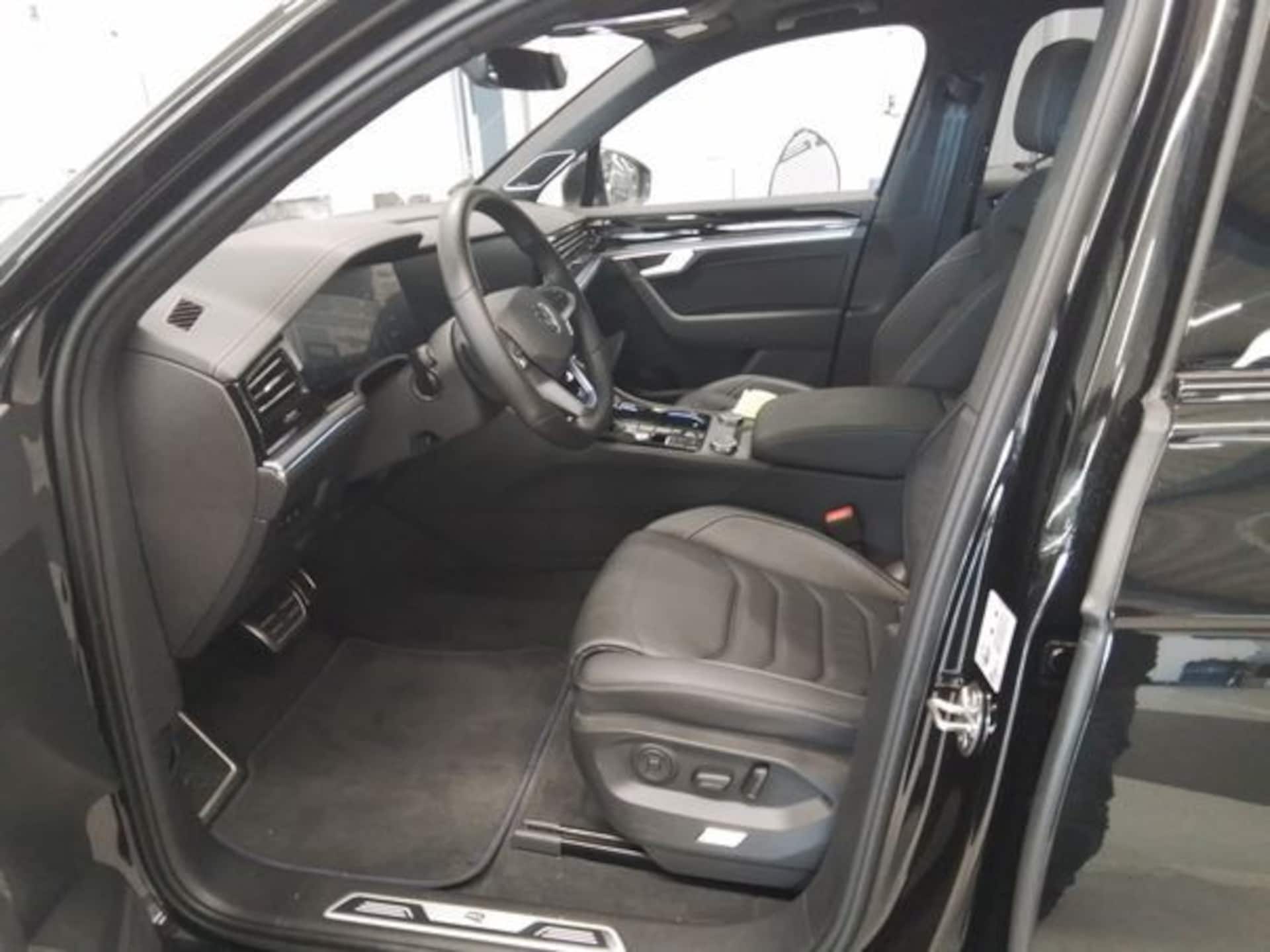 Volkswagen Touareg R