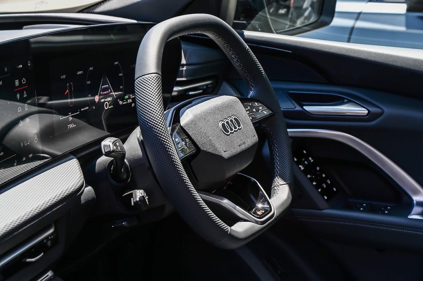 Image about Audi Q5 SUV TDI quattro 150 kW sport