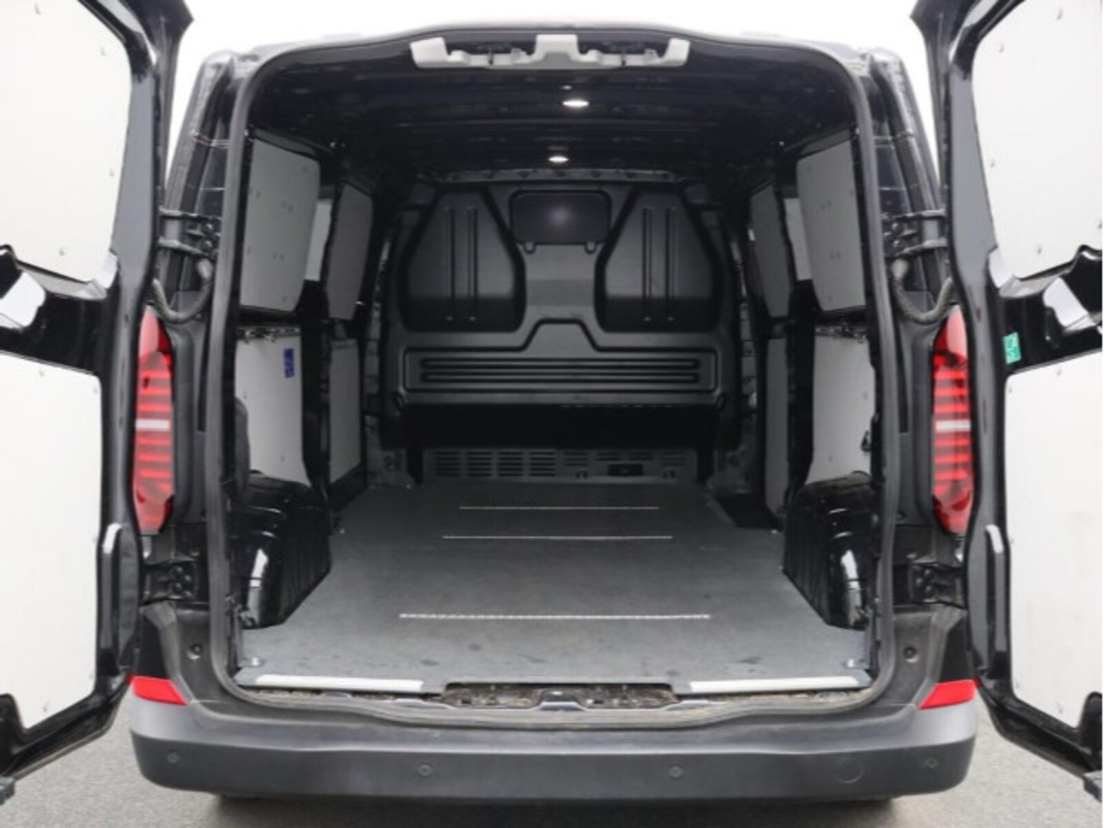 Volkswagen Transporter Kasten langer Radstand – Bild 7