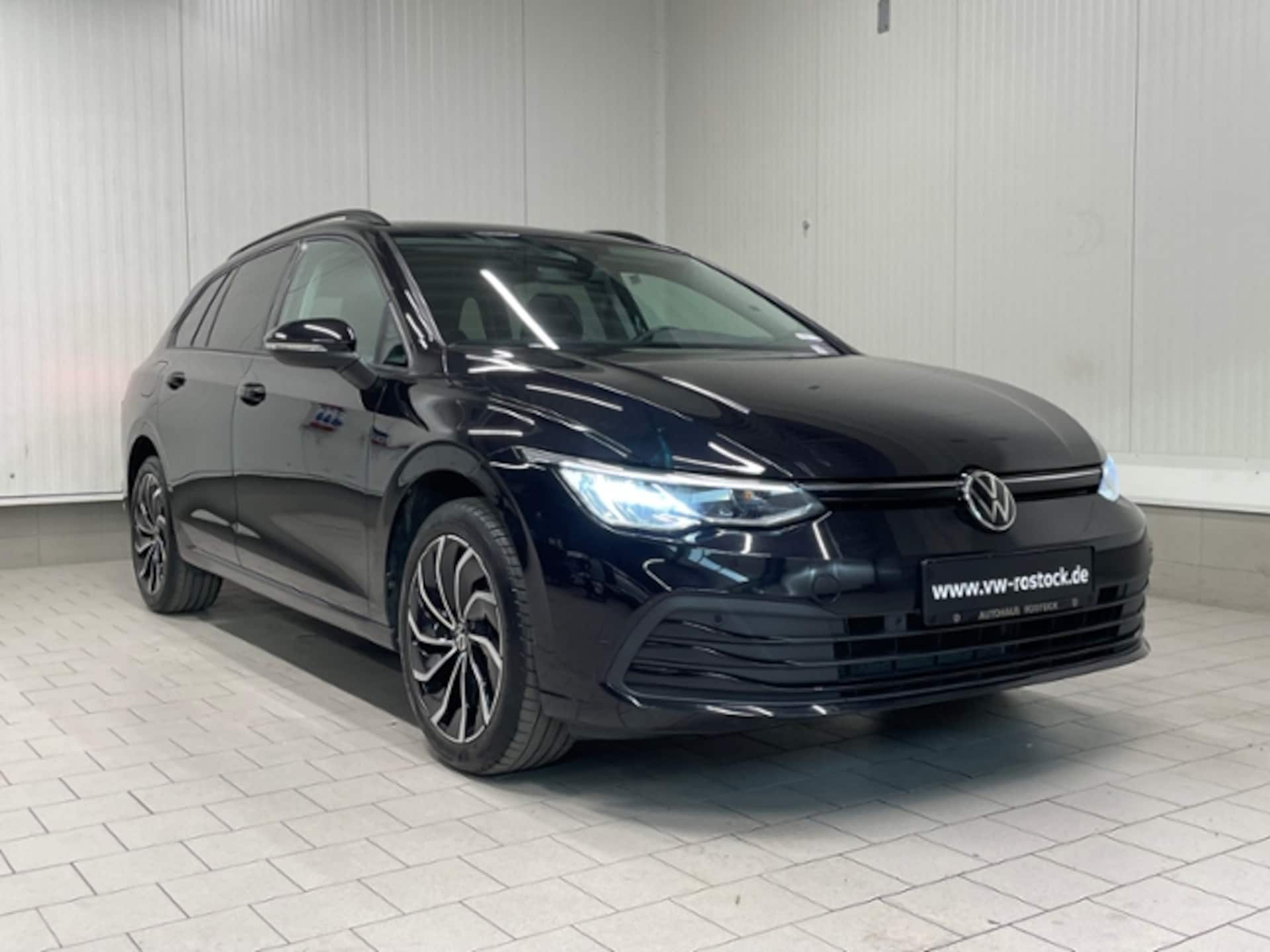 Volkswagen Golf Variant Life