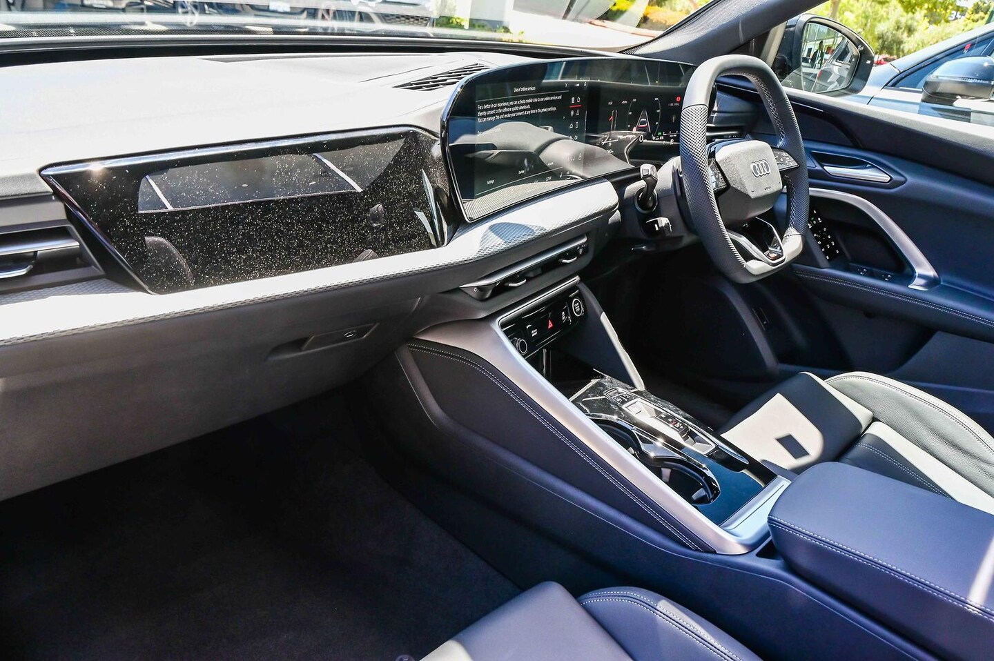 Image about Audi Q5 SUV TDI quattro 150 kW sport