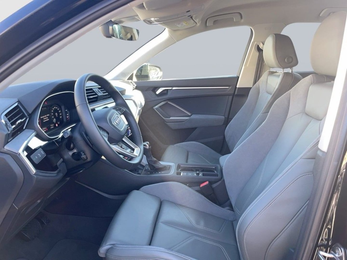 Bild über Audi Q3 advanced 35 TFSI S tronic - für weitere Informationen kontaktieren Sie den Audi Partner
