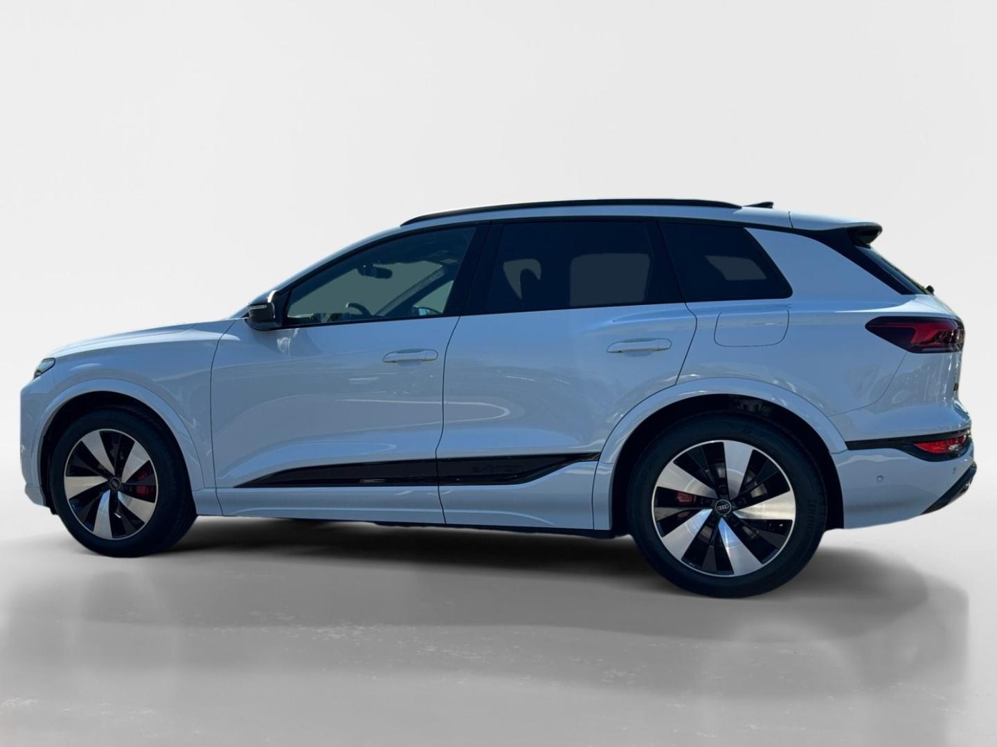 Image about Audi Q6 SUV e-tron e-tron quattro