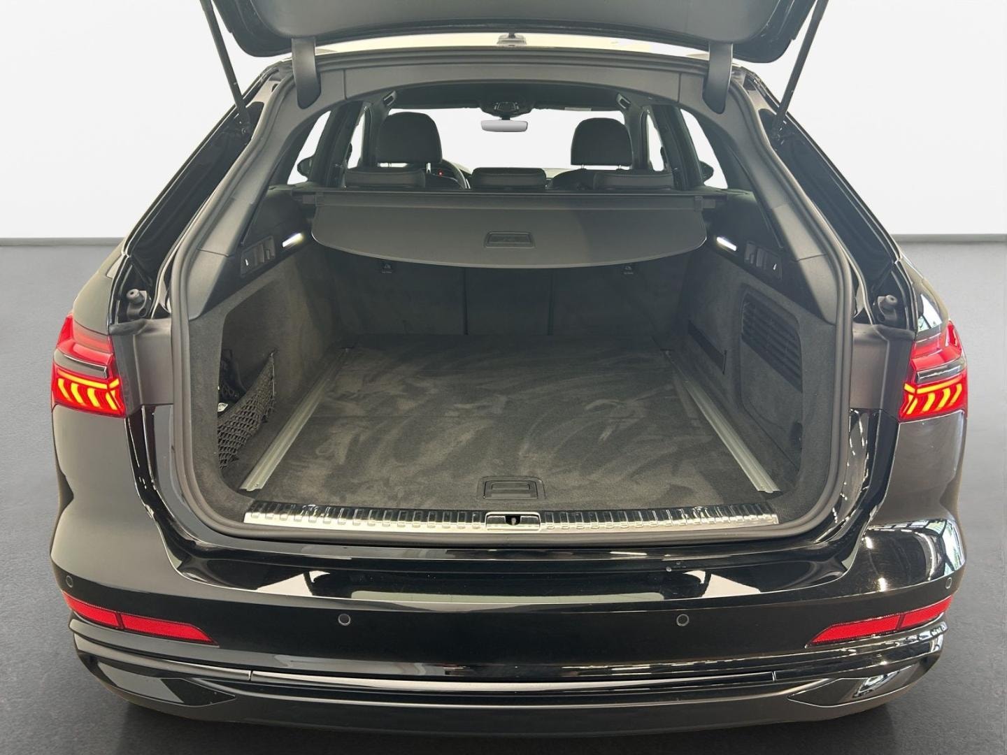 Bild über Audi A6 Avant S line 40 TDI S tronic - für weitere Informationen kontaktieren Sie den Audi Partner