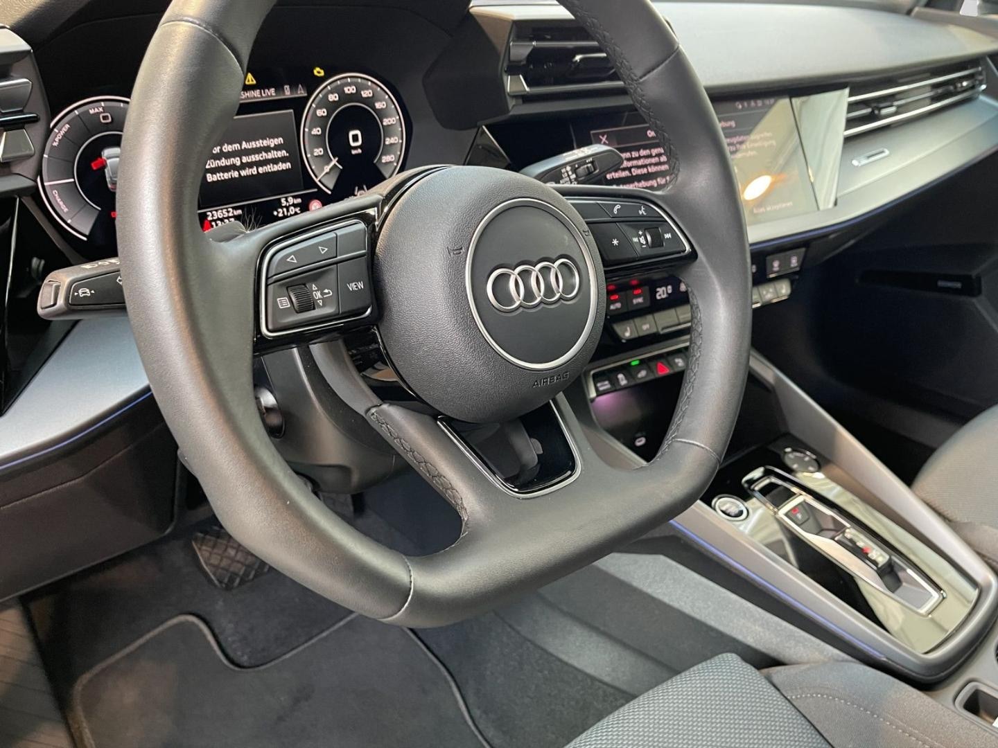Bild über Audi A3 Sportback TFSI e S line 45 TFSI e S tronic - für weitere Informationen kontaktieren Sie den Audi Partner