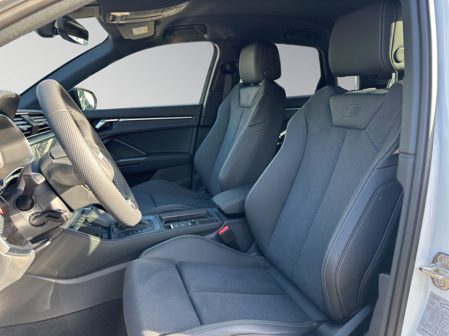 Bild über Audi Q3 S line 35 TFSI S tronic - für weitere Informationen kontaktieren Sie den Audi Partner
