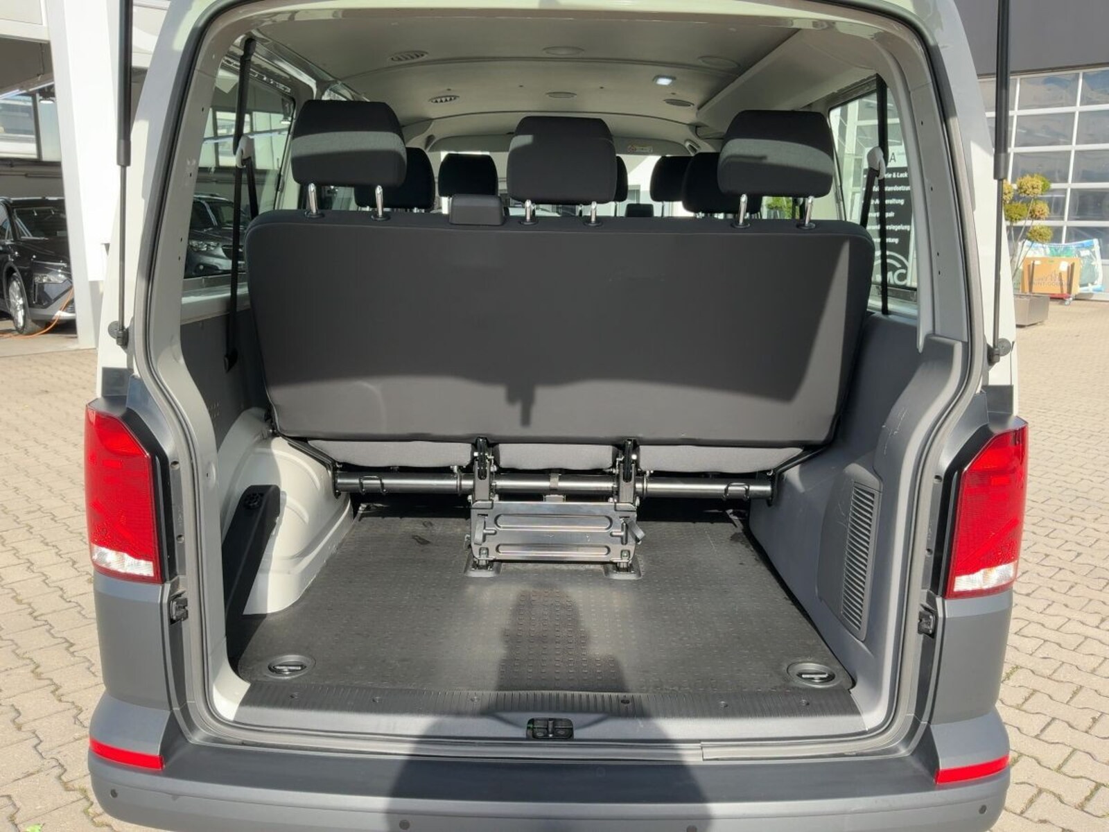 Volkswagen T6.1 Transporter Kombi kurzer Radstand – Bild 13
