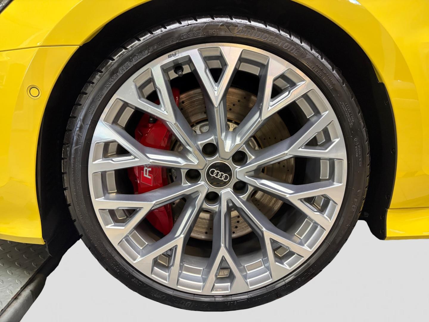Bild über Audi RS 3 Sportback TFSI quattro S tronic - für weitere Informationen kontaktieren Sie den Audi Partner