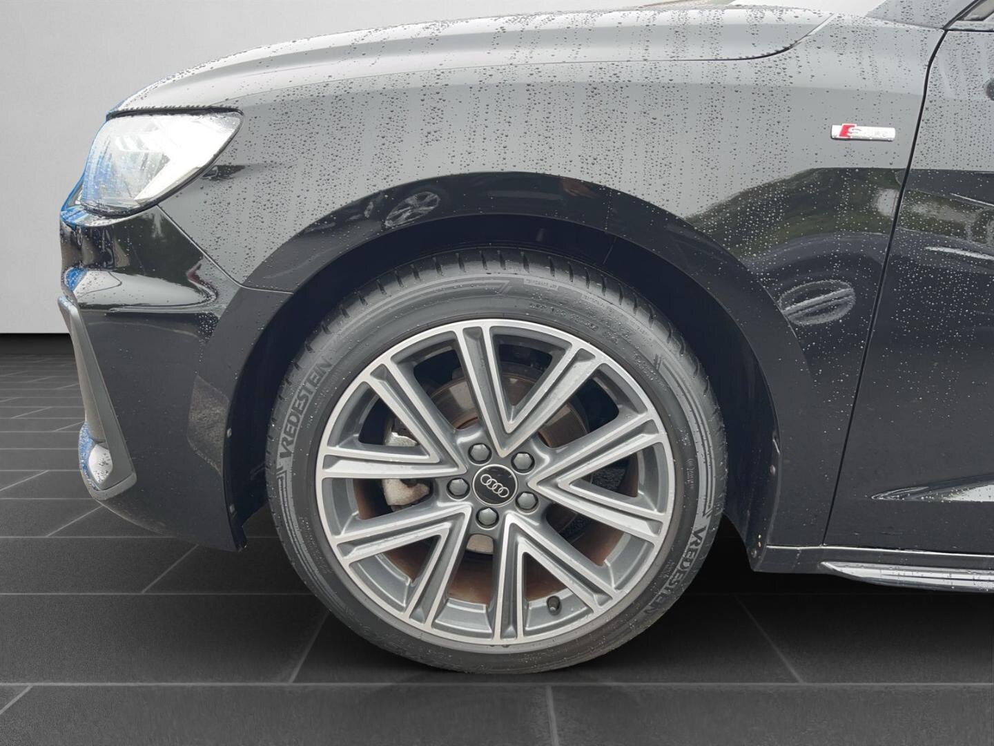 Bild über Audi A1 Sportback S line 30 TFSI S tronic - für weitere Informationen kontaktieren Sie den Audi Partner