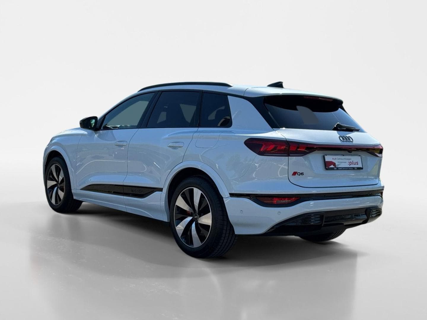Image about Audi Q6 SUV e-tron e-tron quattro