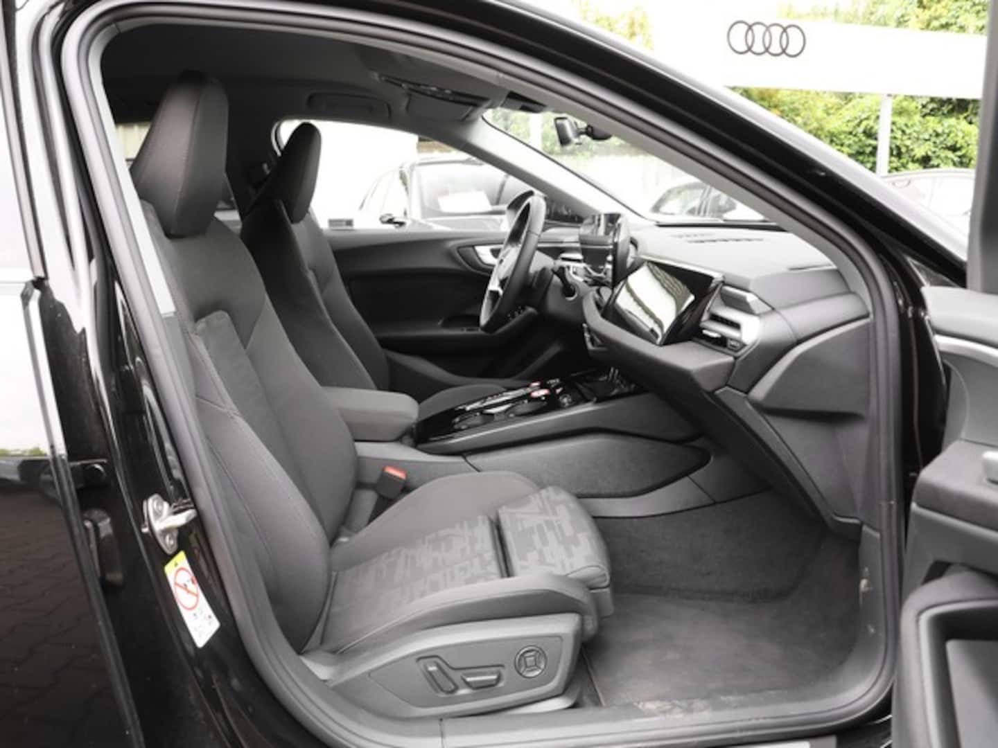 Bild über Audi A5 Avant e-hybrid e-hybrid quattro 220 kW S tronic - für weitere Informationen kontaktieren Sie den Audi Partner