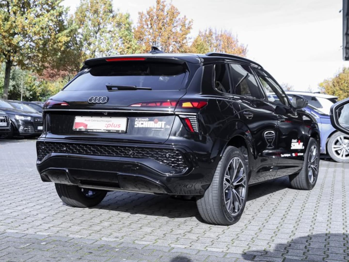 Bild über Audi Q3 SUV TFSI quattro 195 kW S tronic - für weitere Informationen kontaktieren Sie den Audi Partner