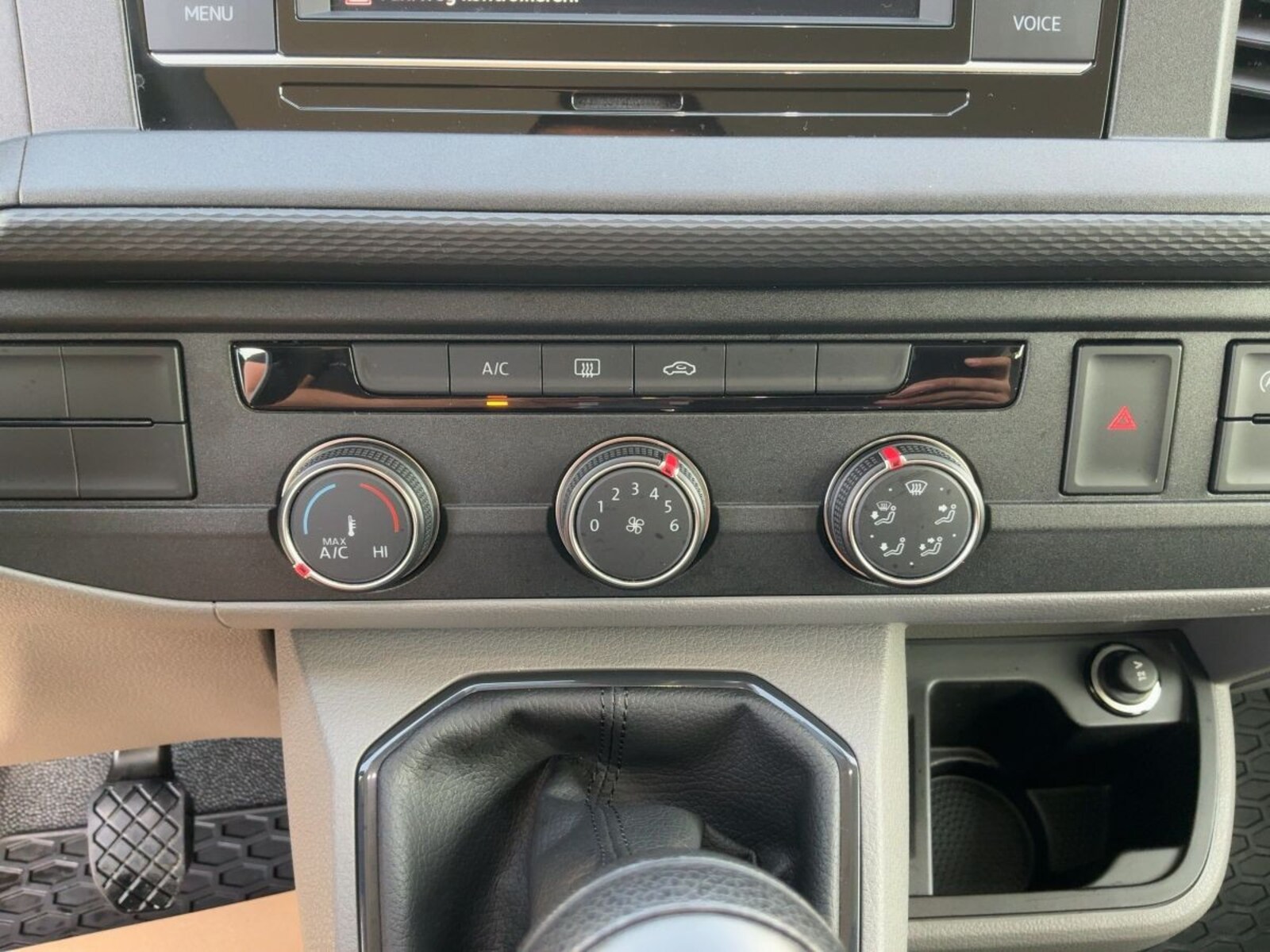Volkswagen T6.1 Transporter Kombi kurzer Radstand – Bild 17