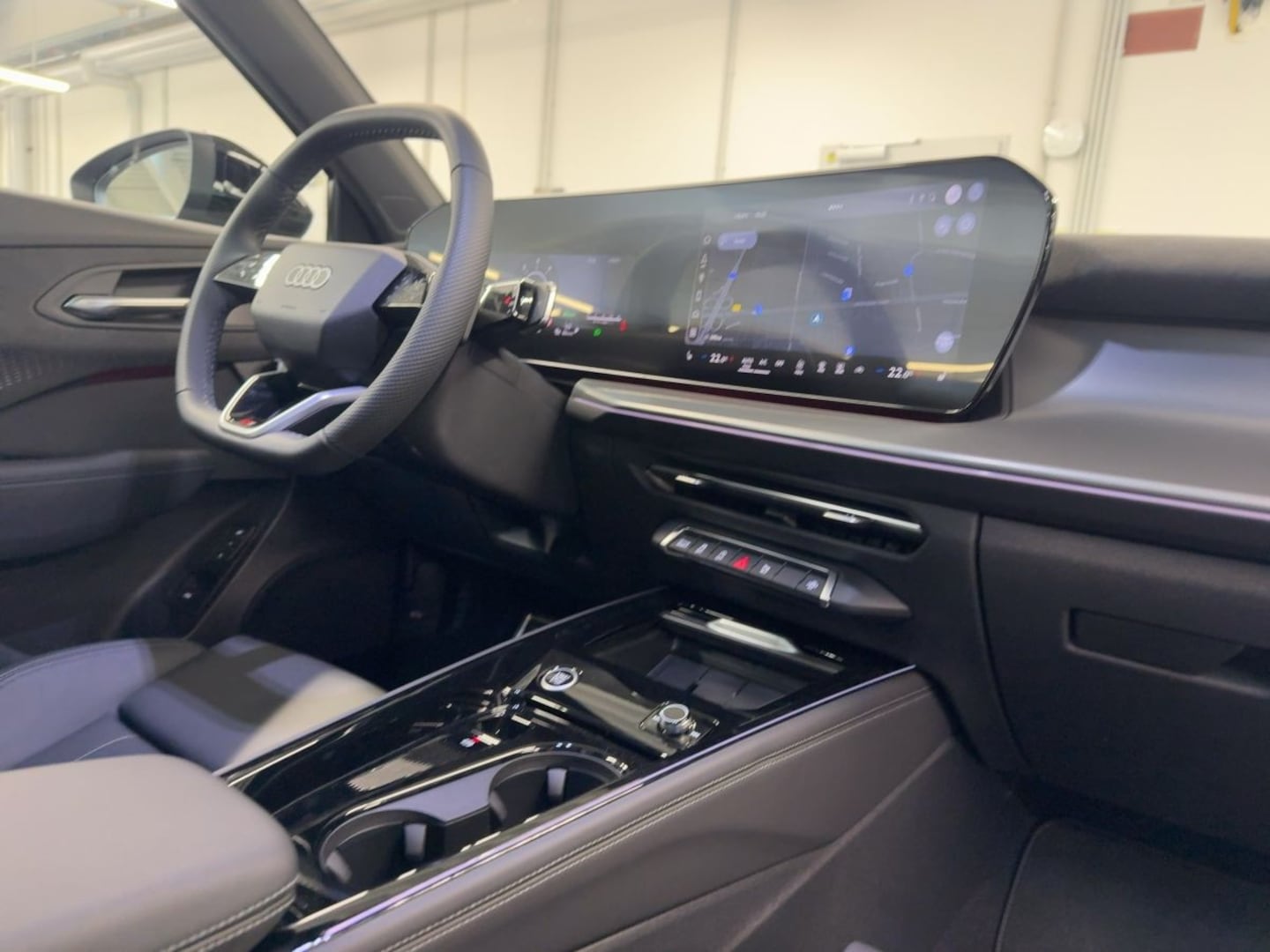 Bild über Audi Q3 SUV TDI quattro 142 kW S tronic - für weitere Informationen kontaktieren Sie den Audi Partner