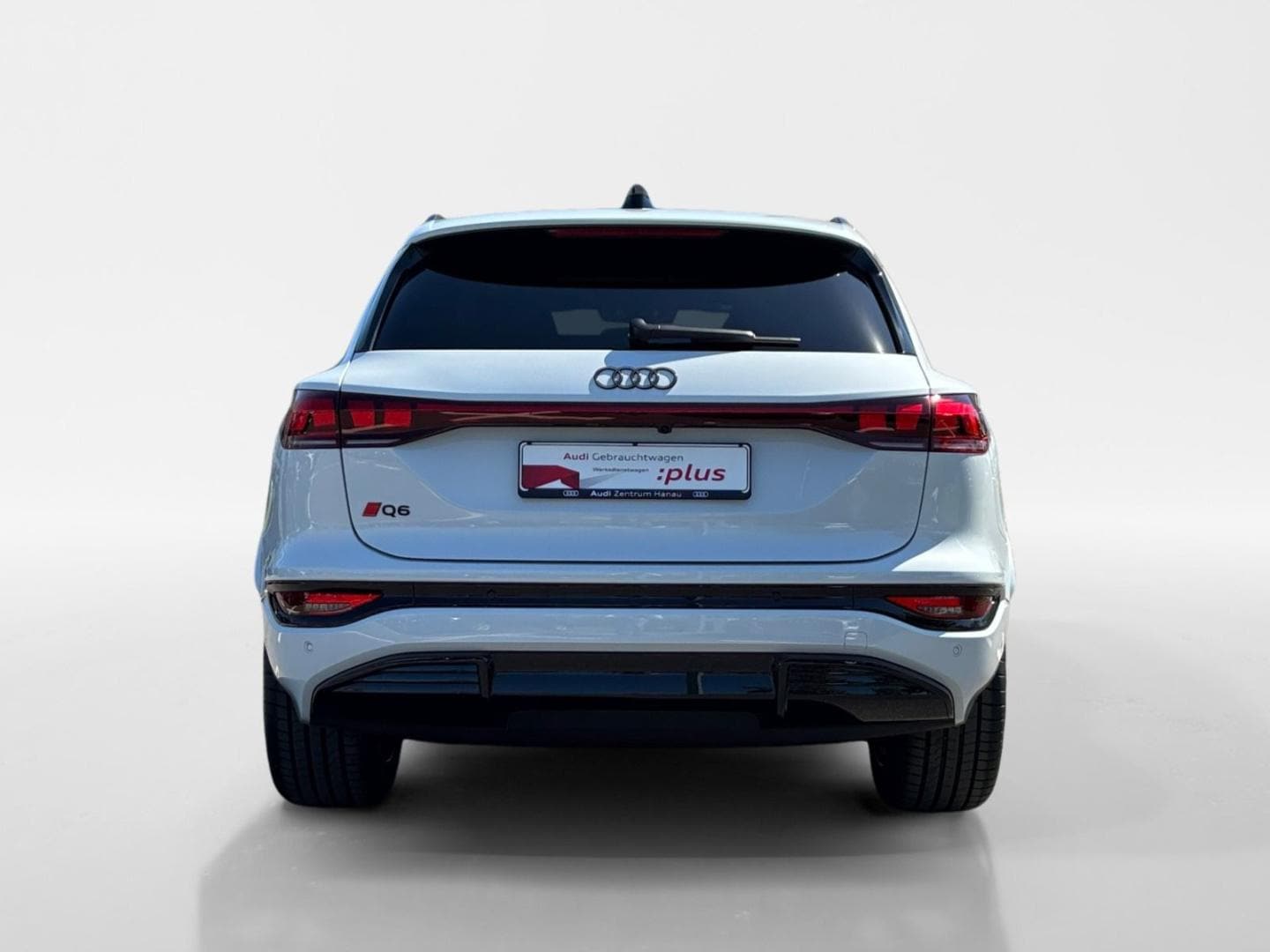 Image about Audi Q6 SUV e-tron e-tron quattro
