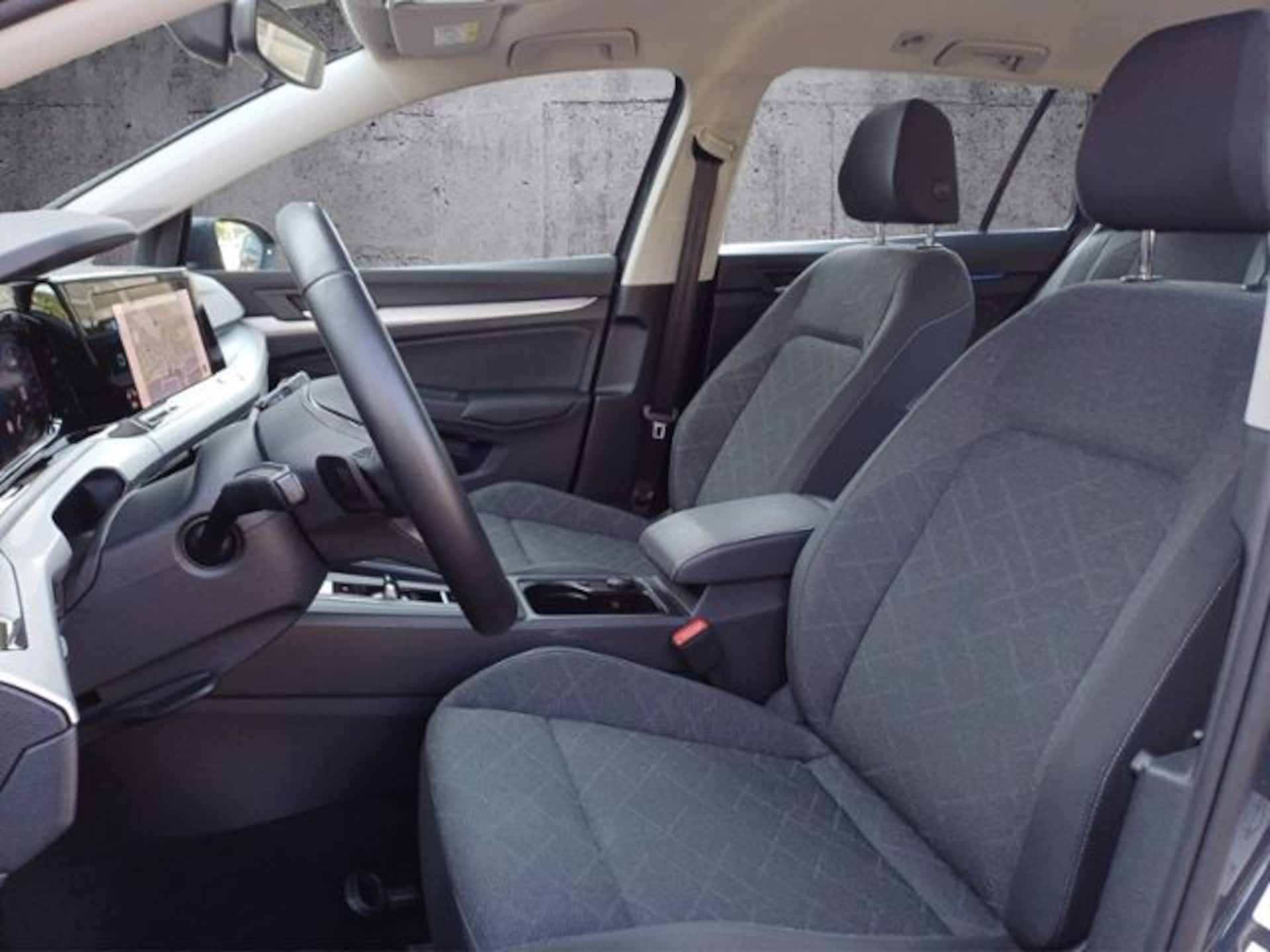 Volkswagen Golf Variant Life