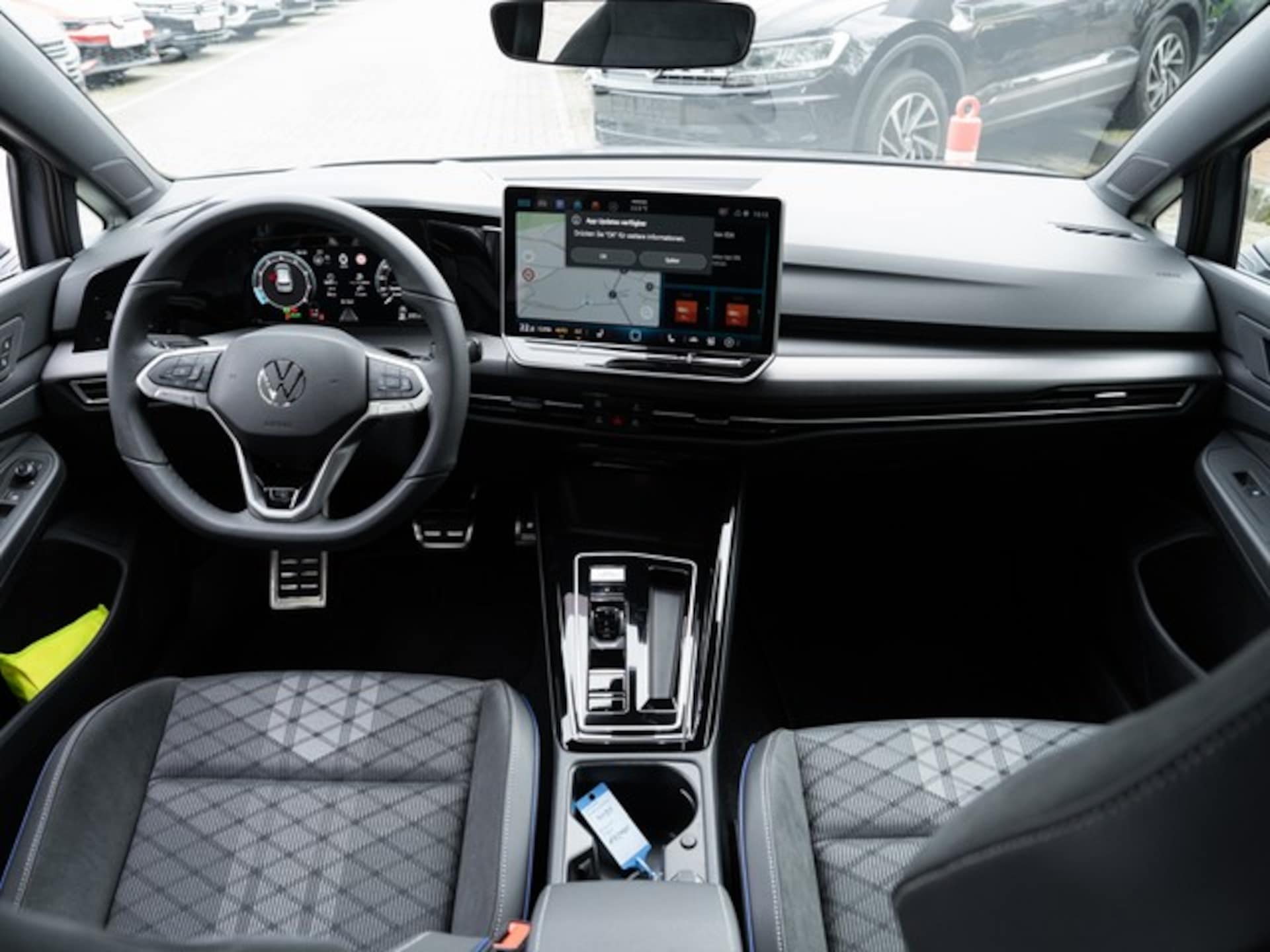 Volkswagen Golf R-Line