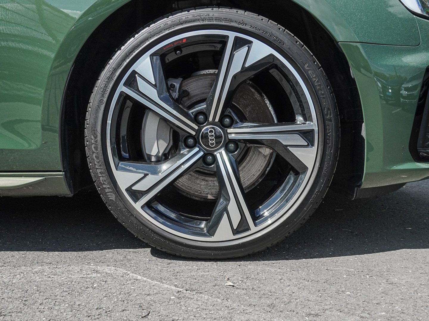 Bild über Audi A4 Avant S line 45 TFSI quattro S tronic - für weitere Informationen kontaktieren Sie den Audi Partner