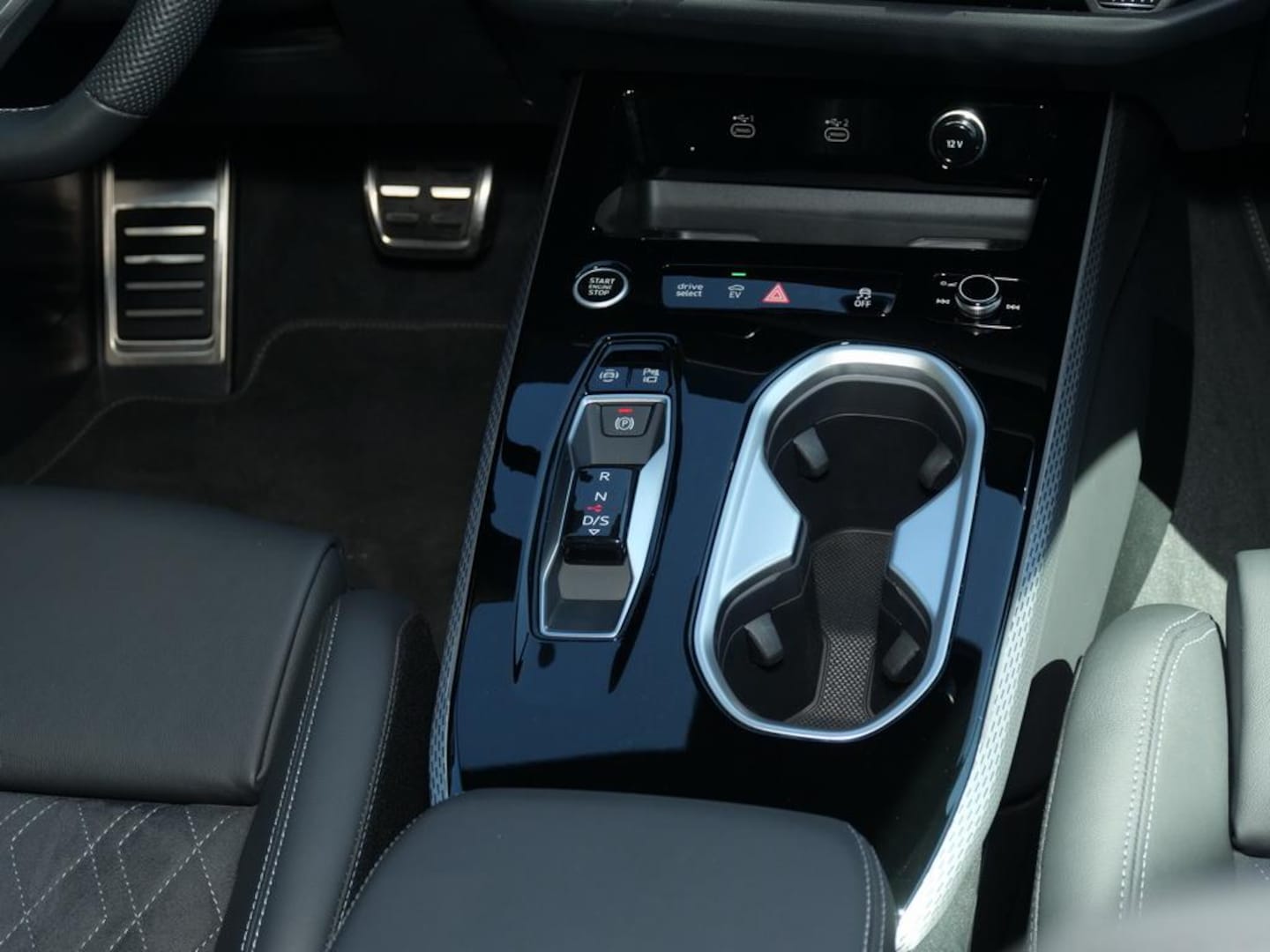 Bild über Audi A6 Avant e-hybrid e-hybrid quattro 220 kW S tronic - für weitere Informationen kontaktieren Sie den Audi Partner