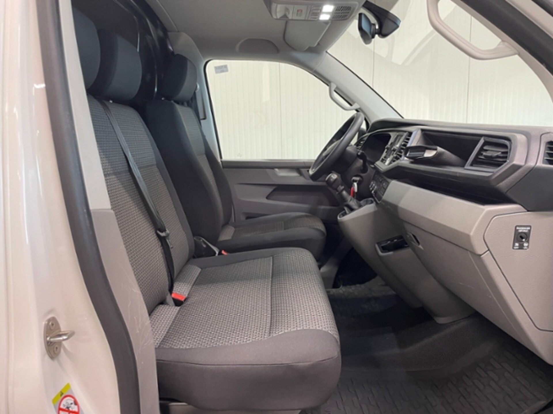 Volkswagen T6.1 Transporter Kasten kurzer Radstand