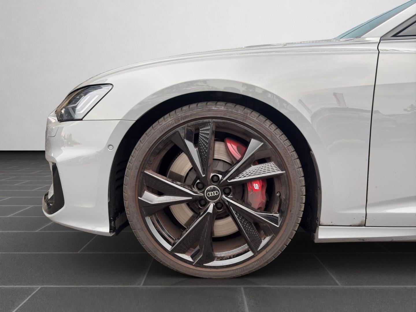 Bild über Audi S6 Avant TDI quattro tiptronic - für weitere Informationen kontaktieren Sie den Audi Partner