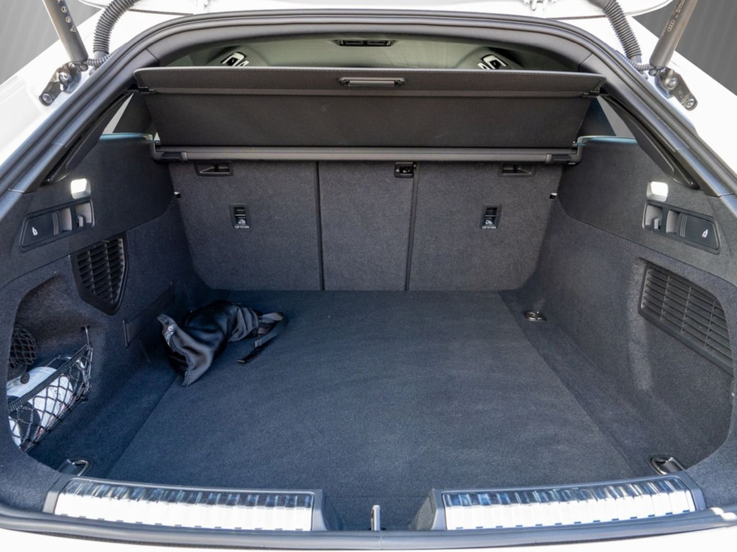 Bild über Audi A5 Avant TDI 150 kW S tronic - für weitere Informationen kontaktieren Sie den Audi Partner